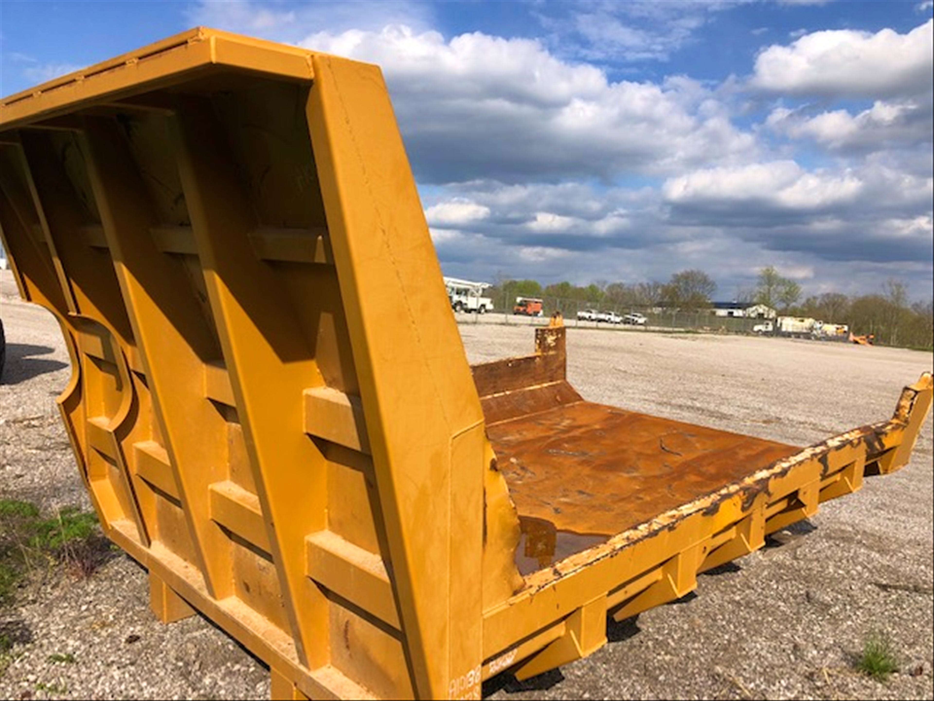 DUMP BED FOR MST 2200VD Photo 2 Thumbnail