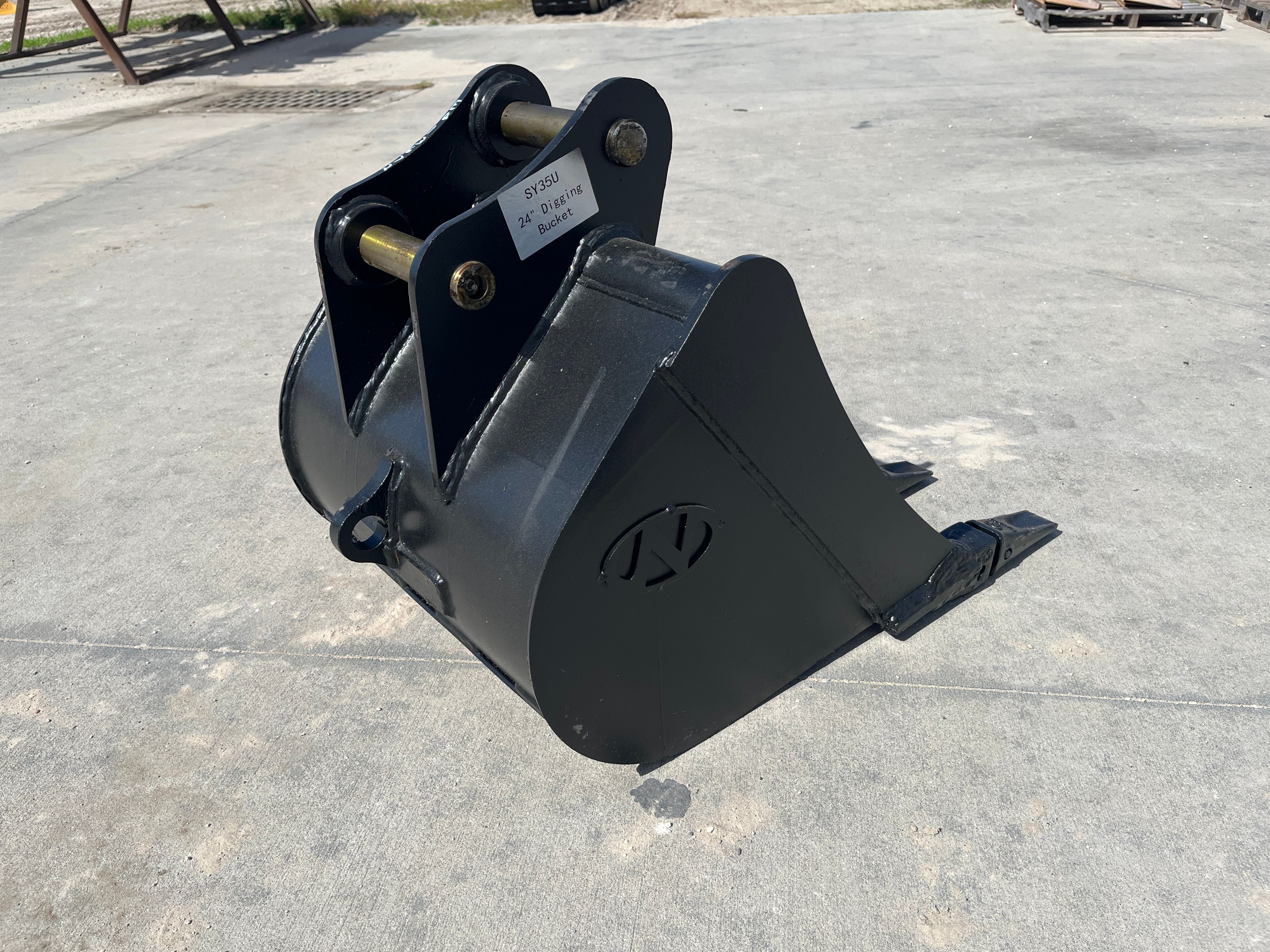 24" BUCKET FOR SY35U Photo 3 Thumbnail