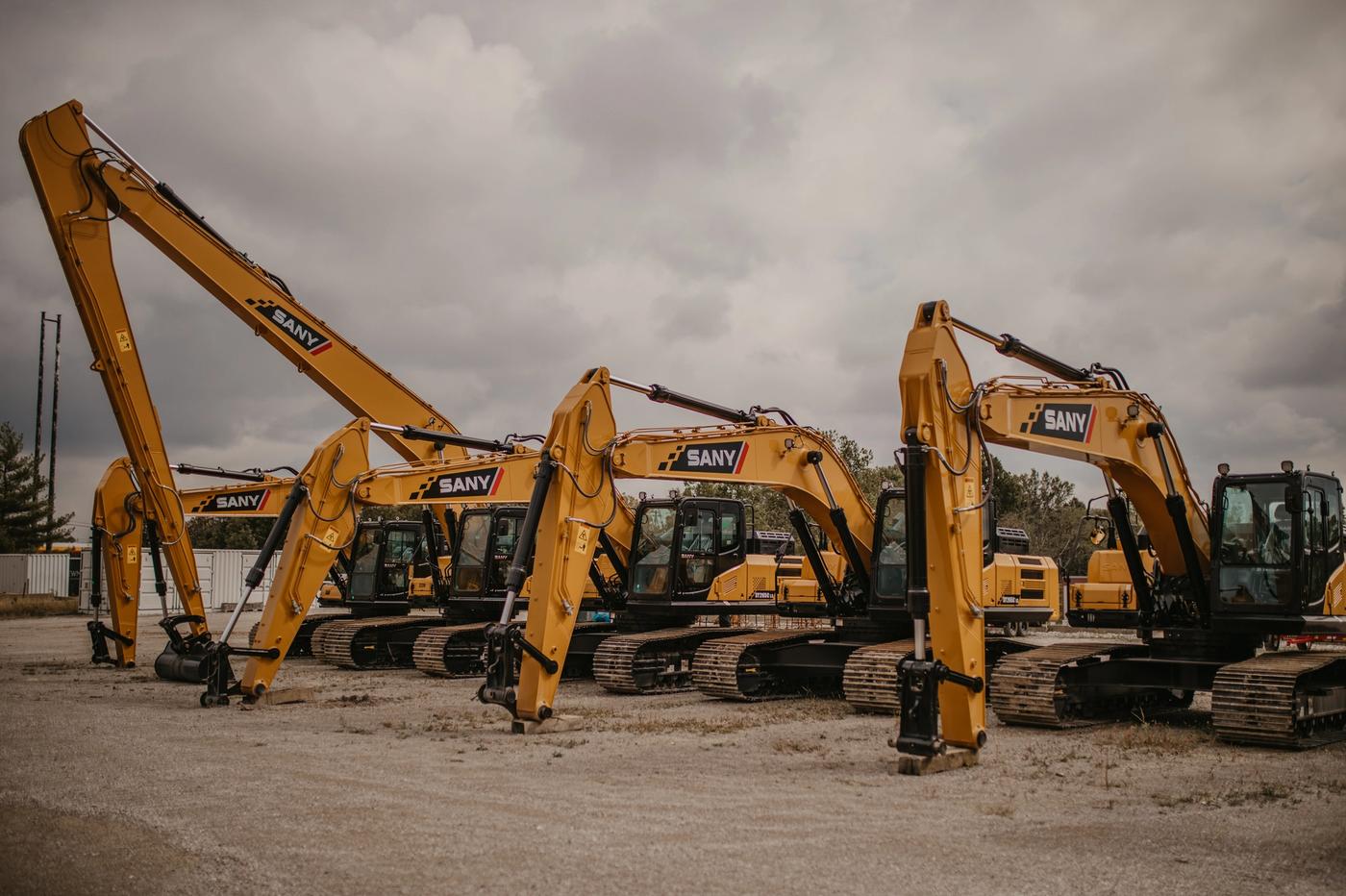 excavator-ready-for-trade-in - Background Image