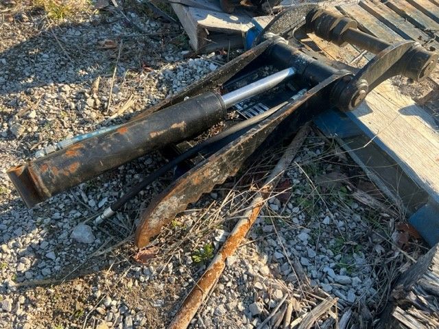 MAIN PIN THUMB TO FIT SY50U WITH QC Photo 2 Thumbnail