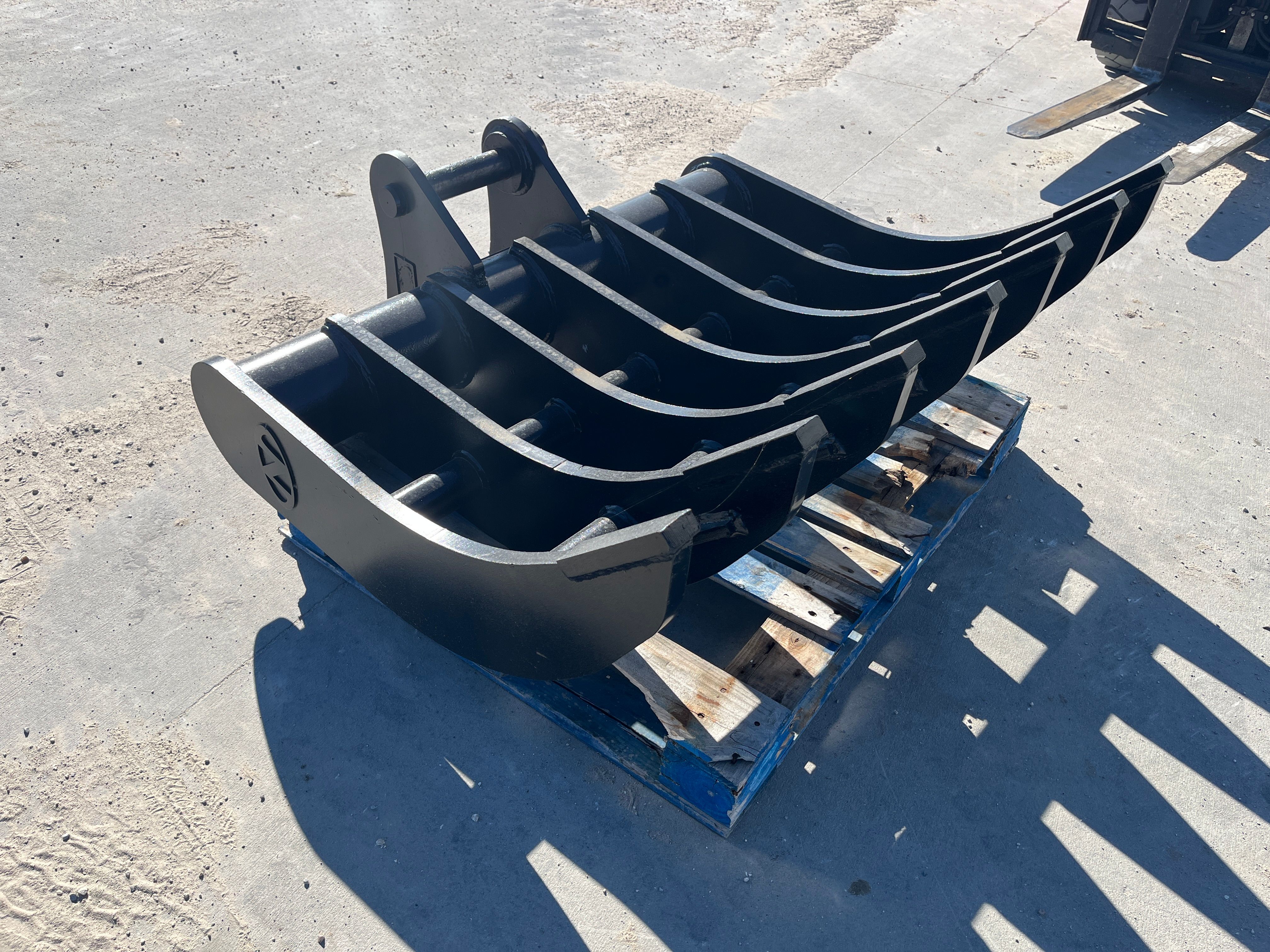 54" ROOT RAKE FOR SY155U Photo 1 Thumbnail