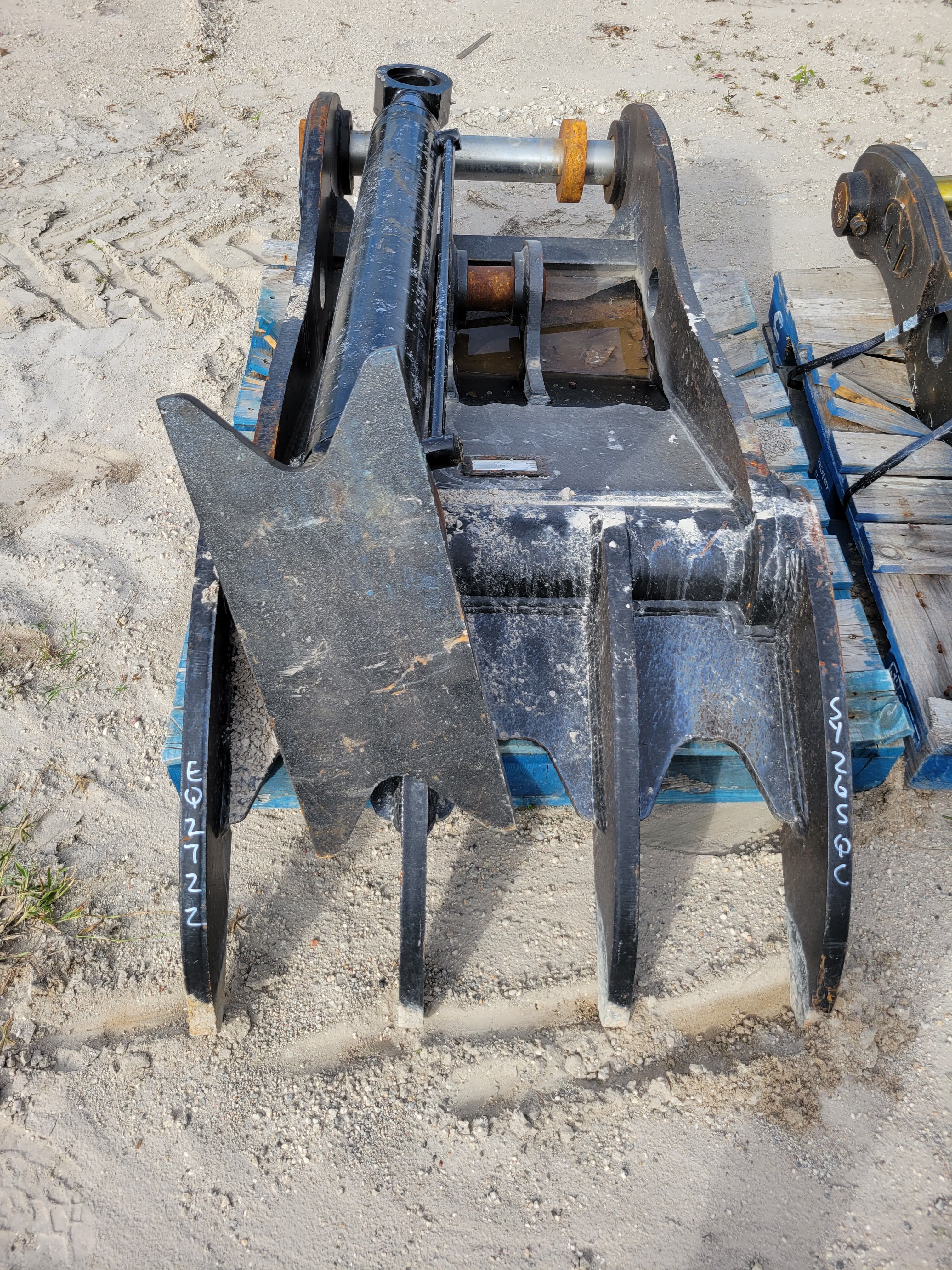 THUMB FOR SY265C (FOR USE W/ QUICK COUPLER) Photo 1 Thumbnail