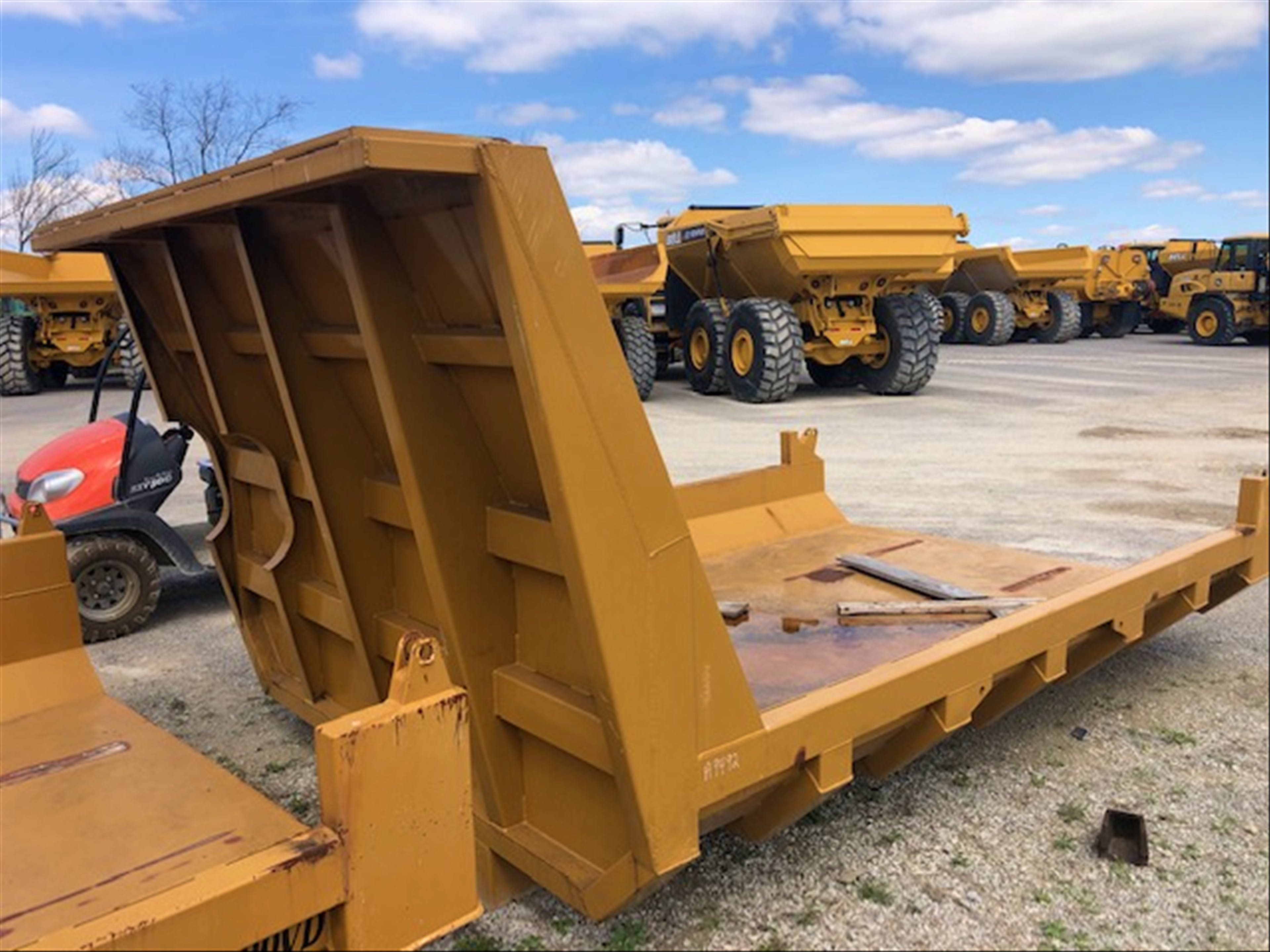 DUMP BED FOR MST 2200VD Photo 2 Thumbnail