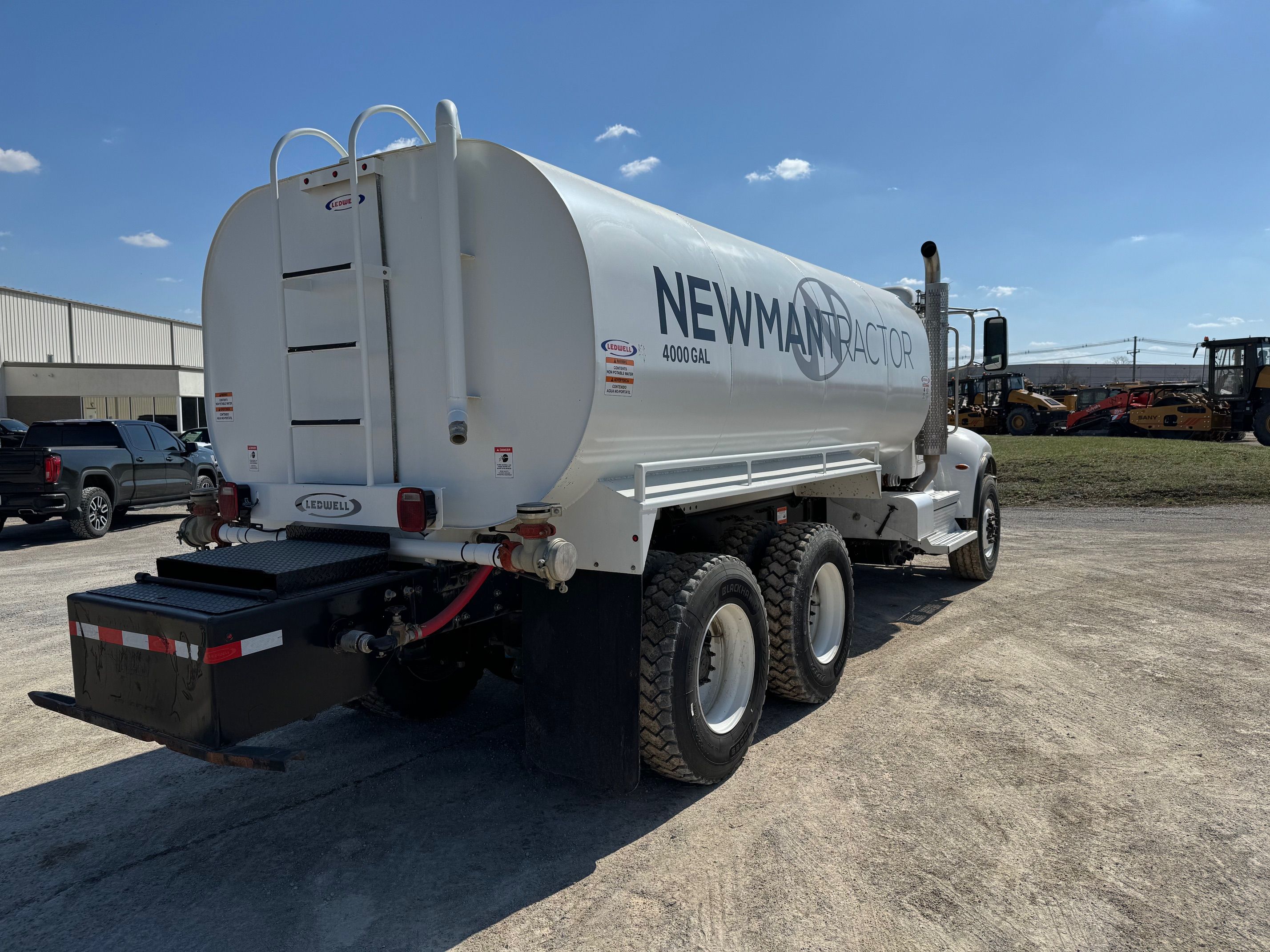 2022 PETERBILT 348 WATER Photo 4 Thumbnail