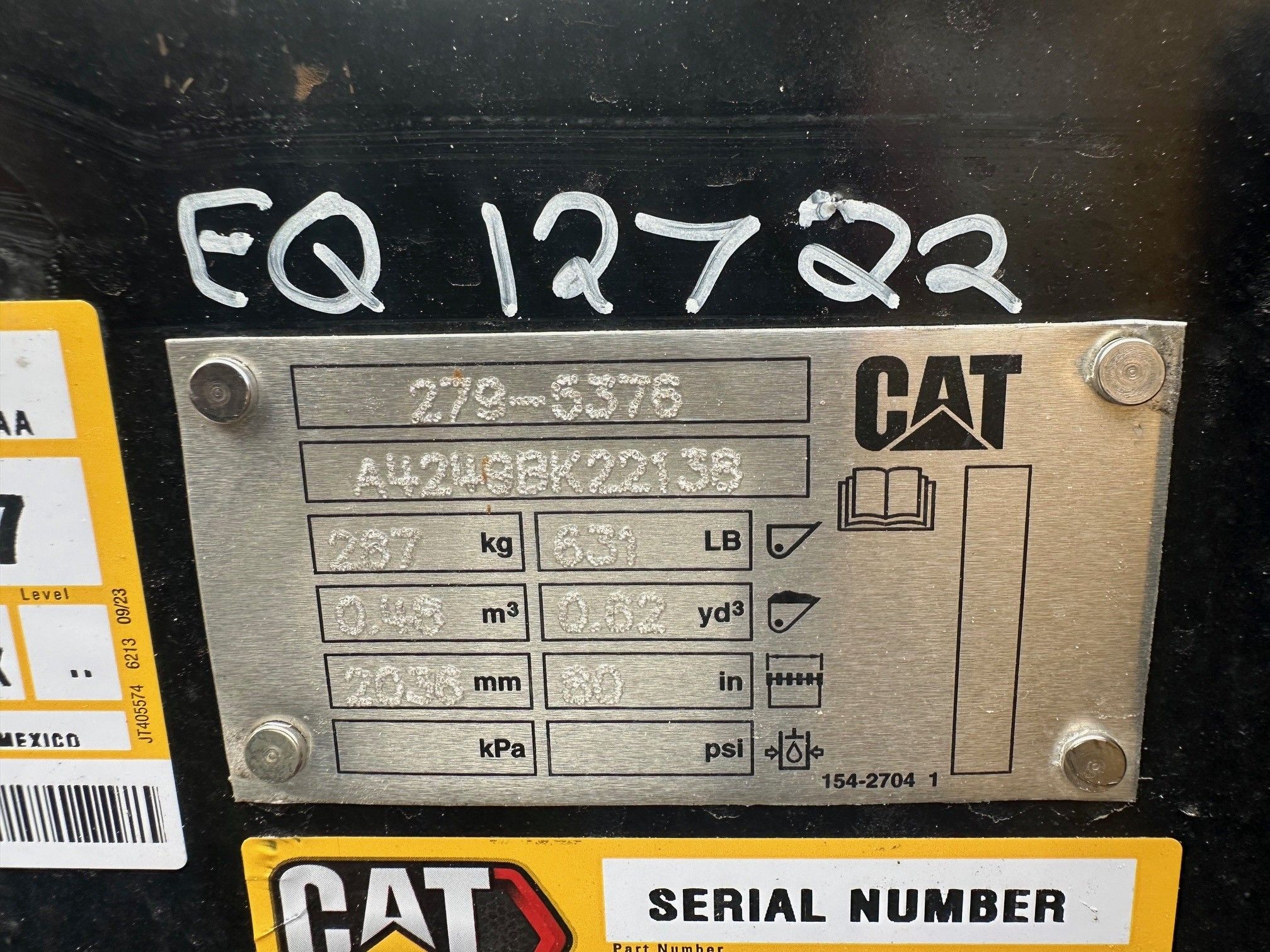 CAT 299D3 80" Skid Steer Bucket Photo 5 Thumbnail
