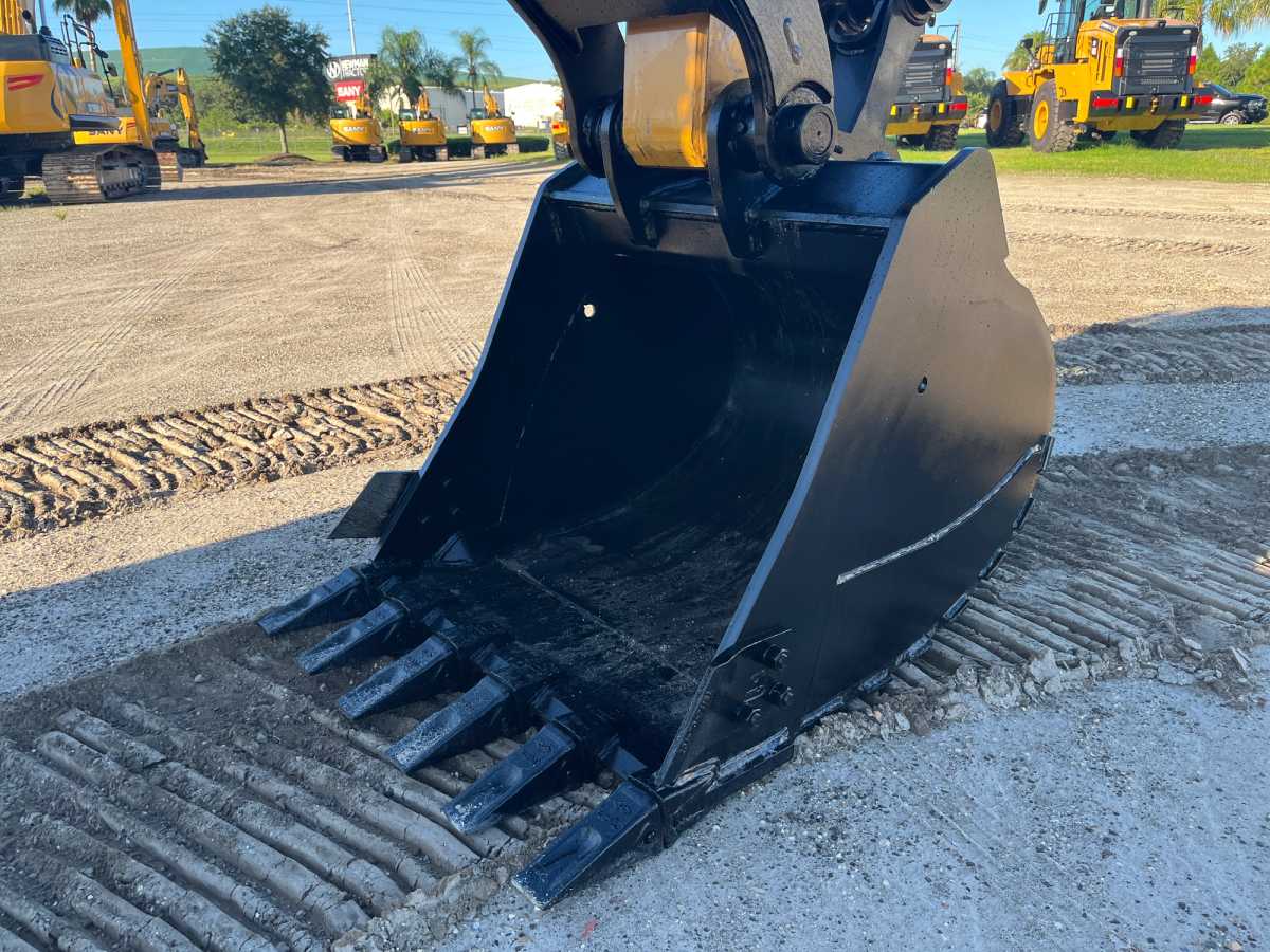 42" BUCKET FOR SY155U Photo 1