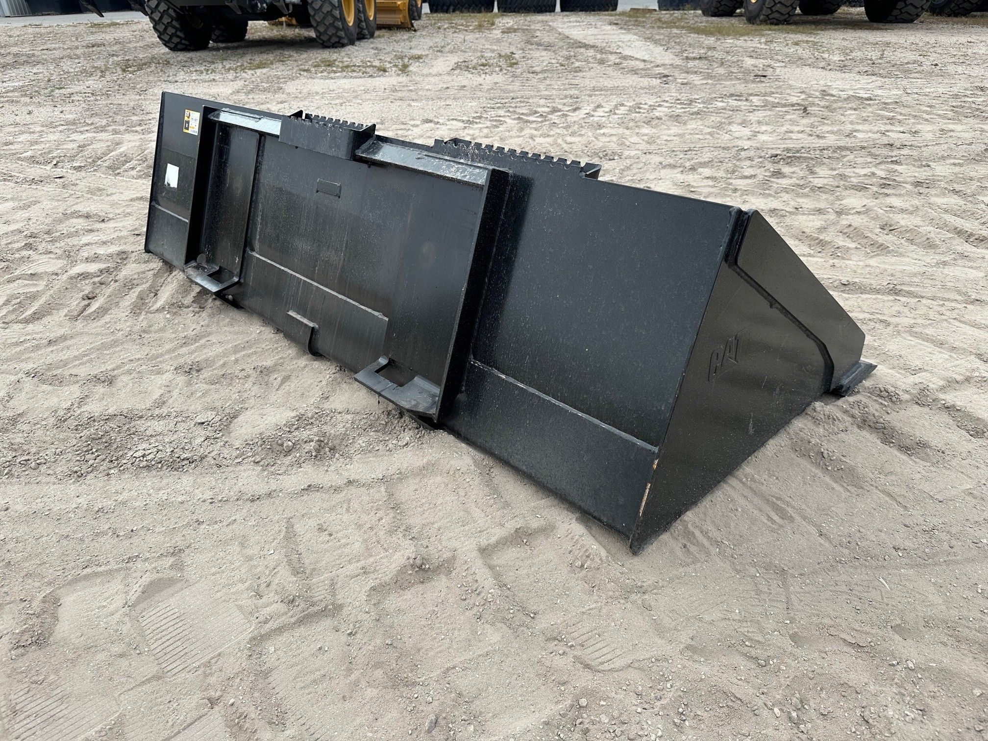 CAT 299D3 80" Skid Steer Bucket Photo 3 Thumbnail