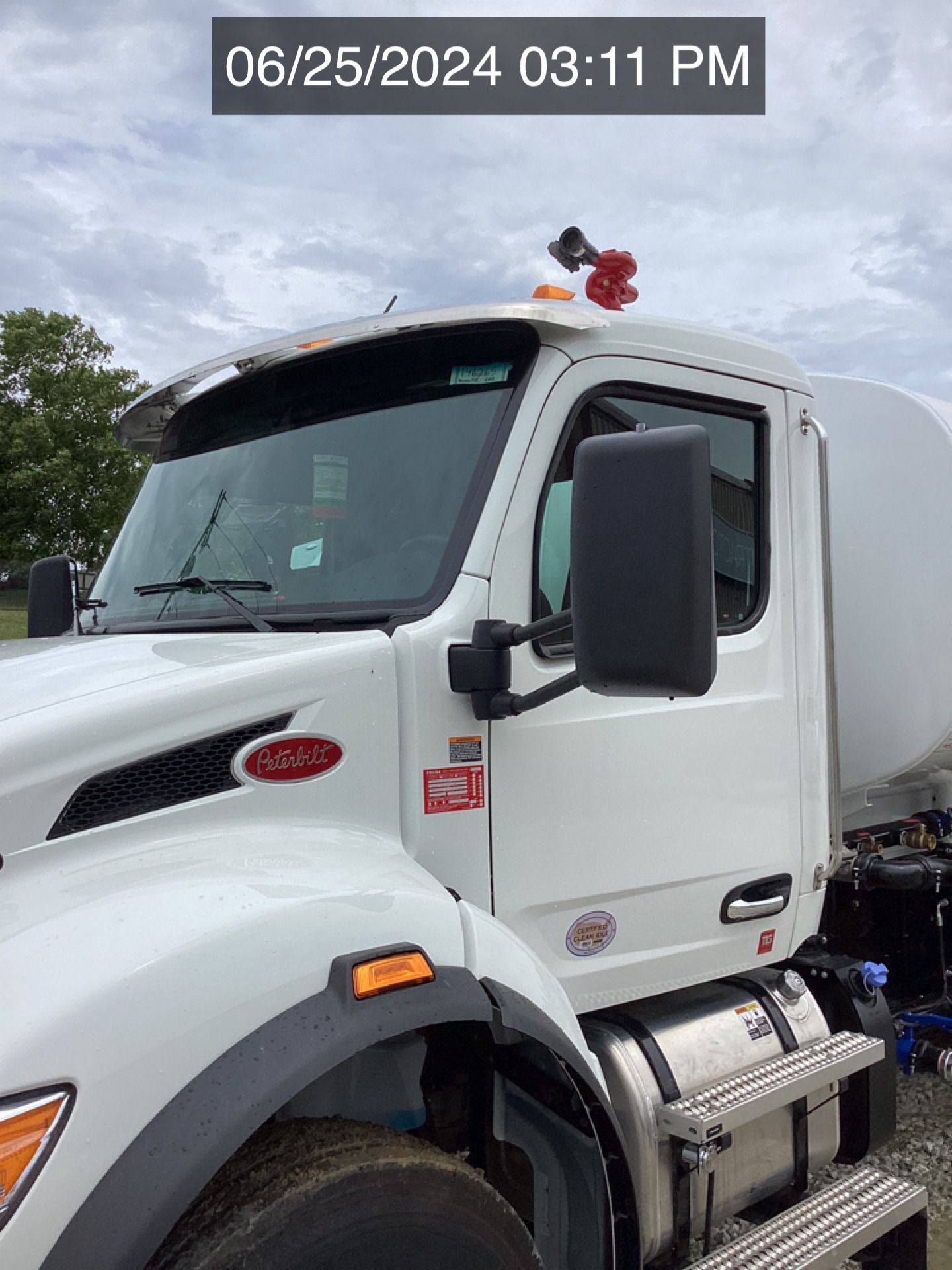 2025 PETERBILT 548 WATER Photo 10 Thumbnail