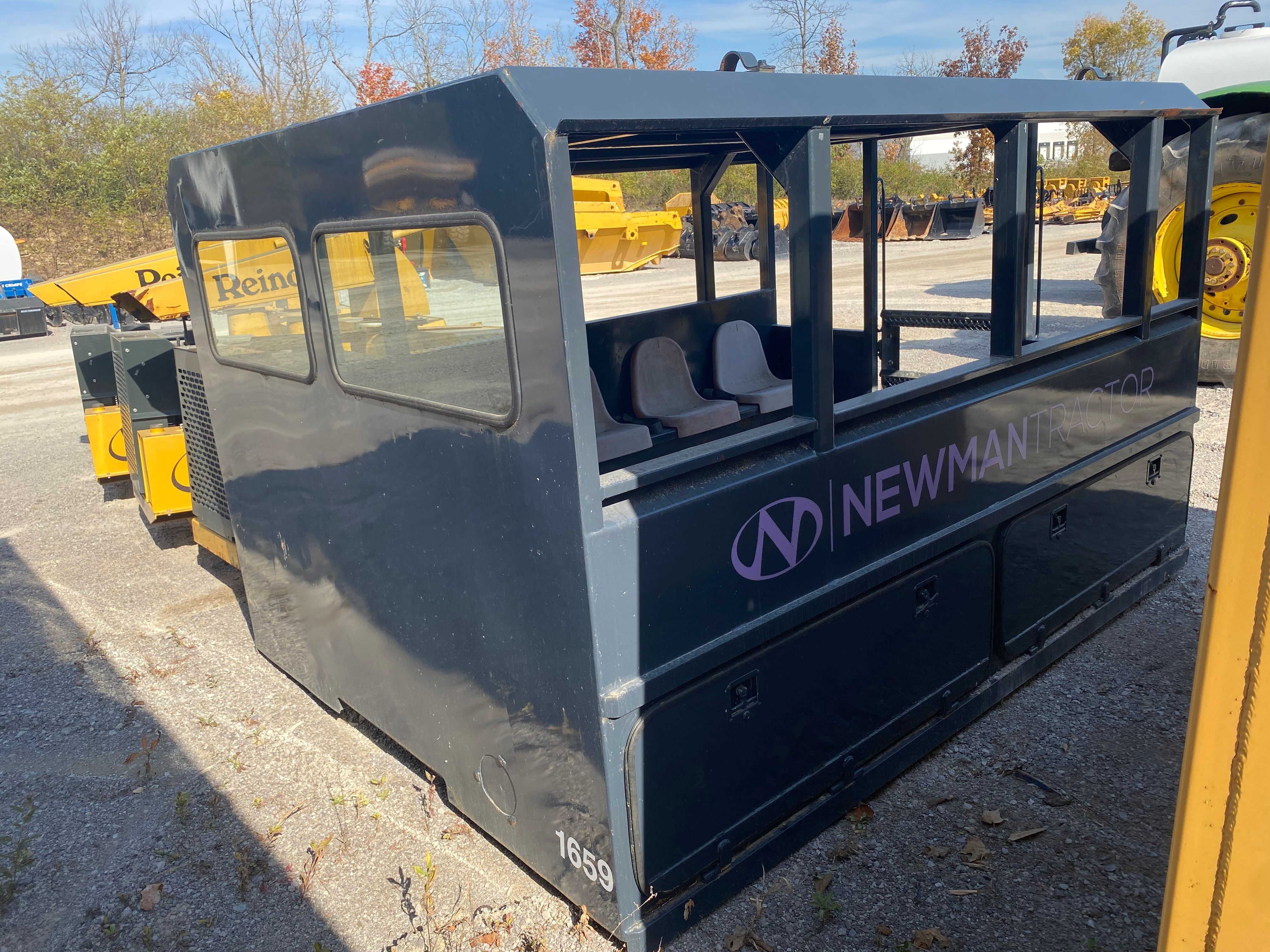 2013 10-MAN PERSONNEL CARRIER, MST 800VD Photo 4 Thumbnail