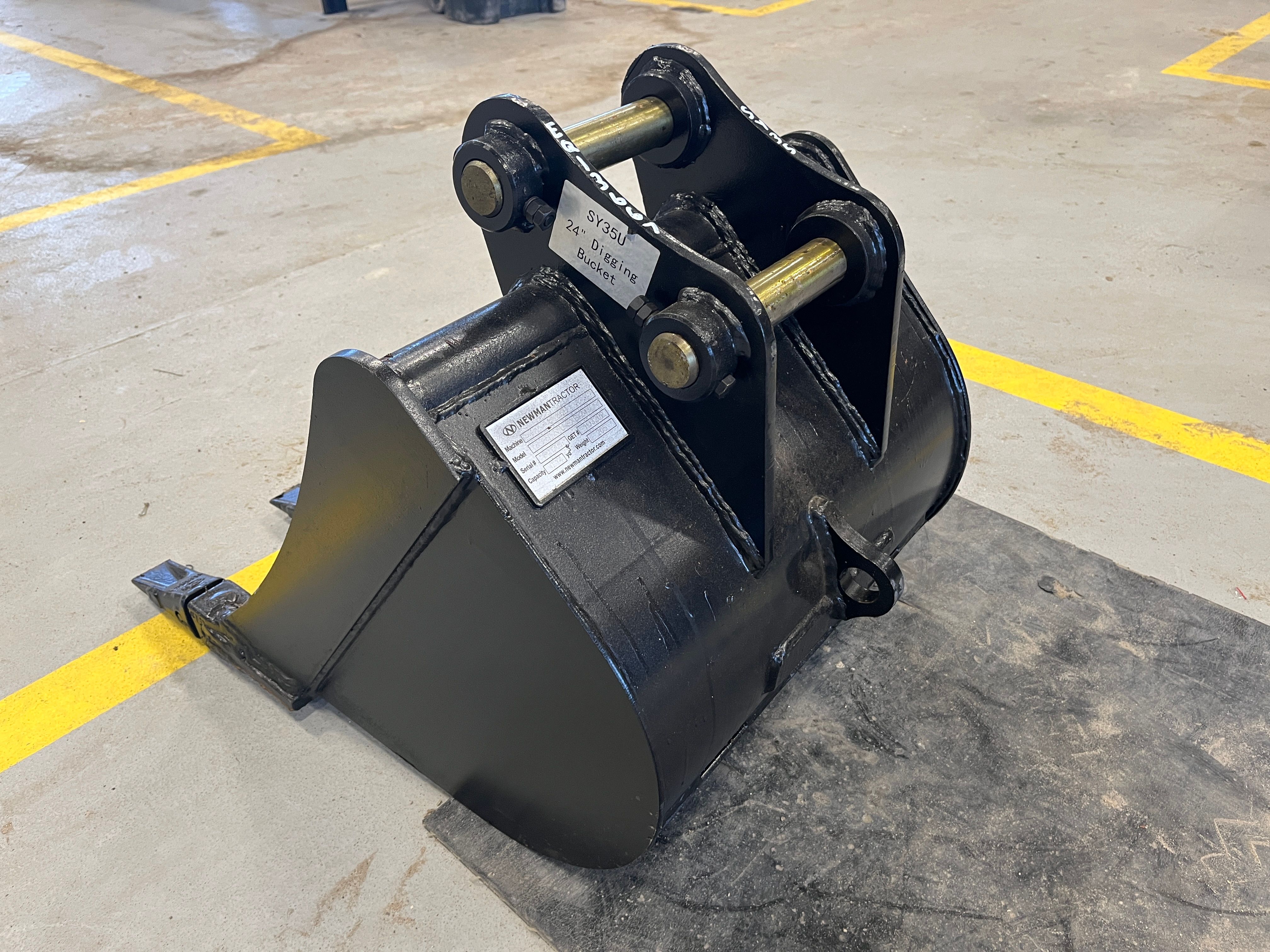 24" BUCKET FOR SY35U Photo 2 Thumbnail