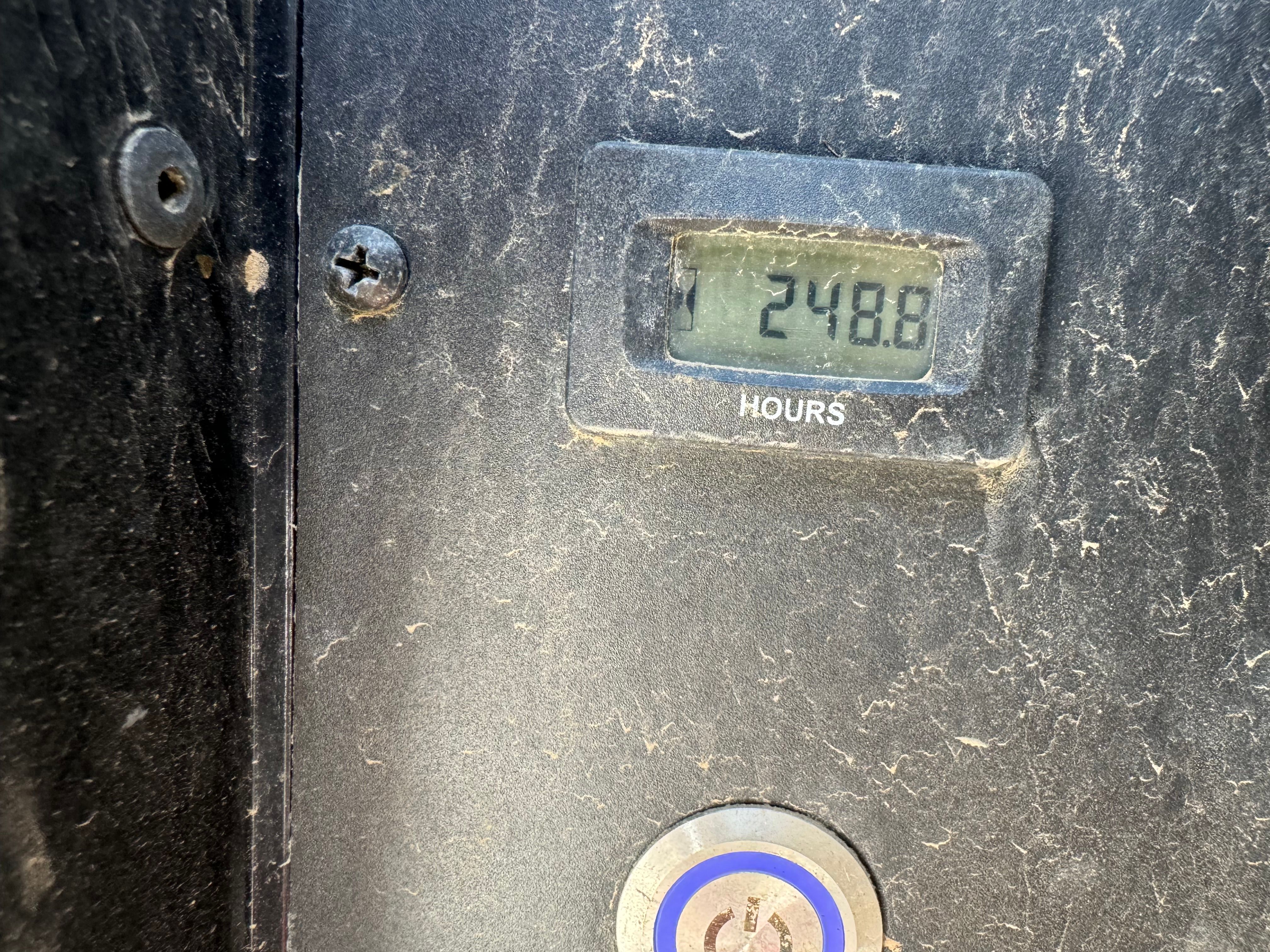 2023 DOOSAN P185 Photo 5 Thumbnail