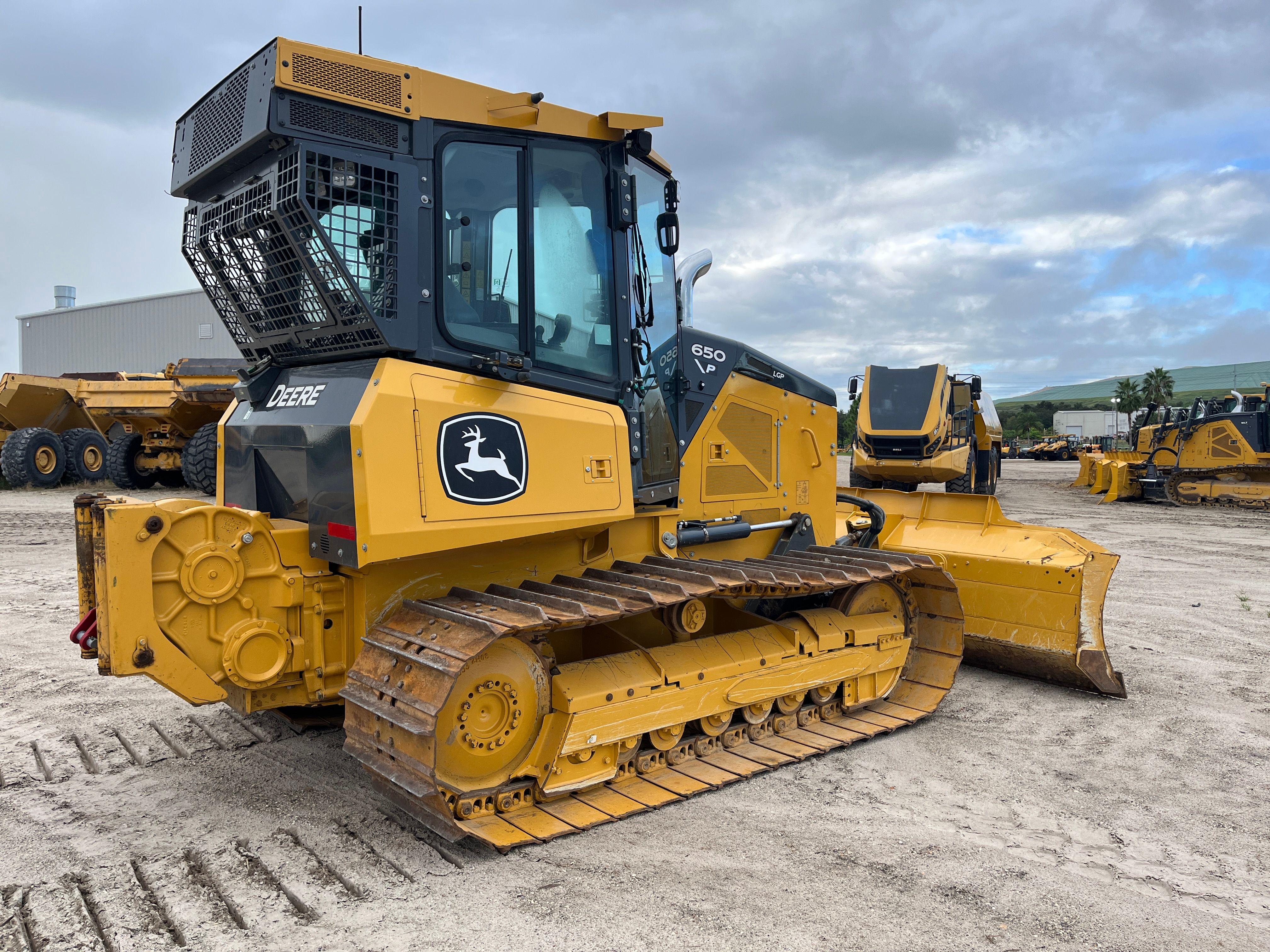 2023 JOHN DEERE 650 P-TIER Photo 4 Thumbnail