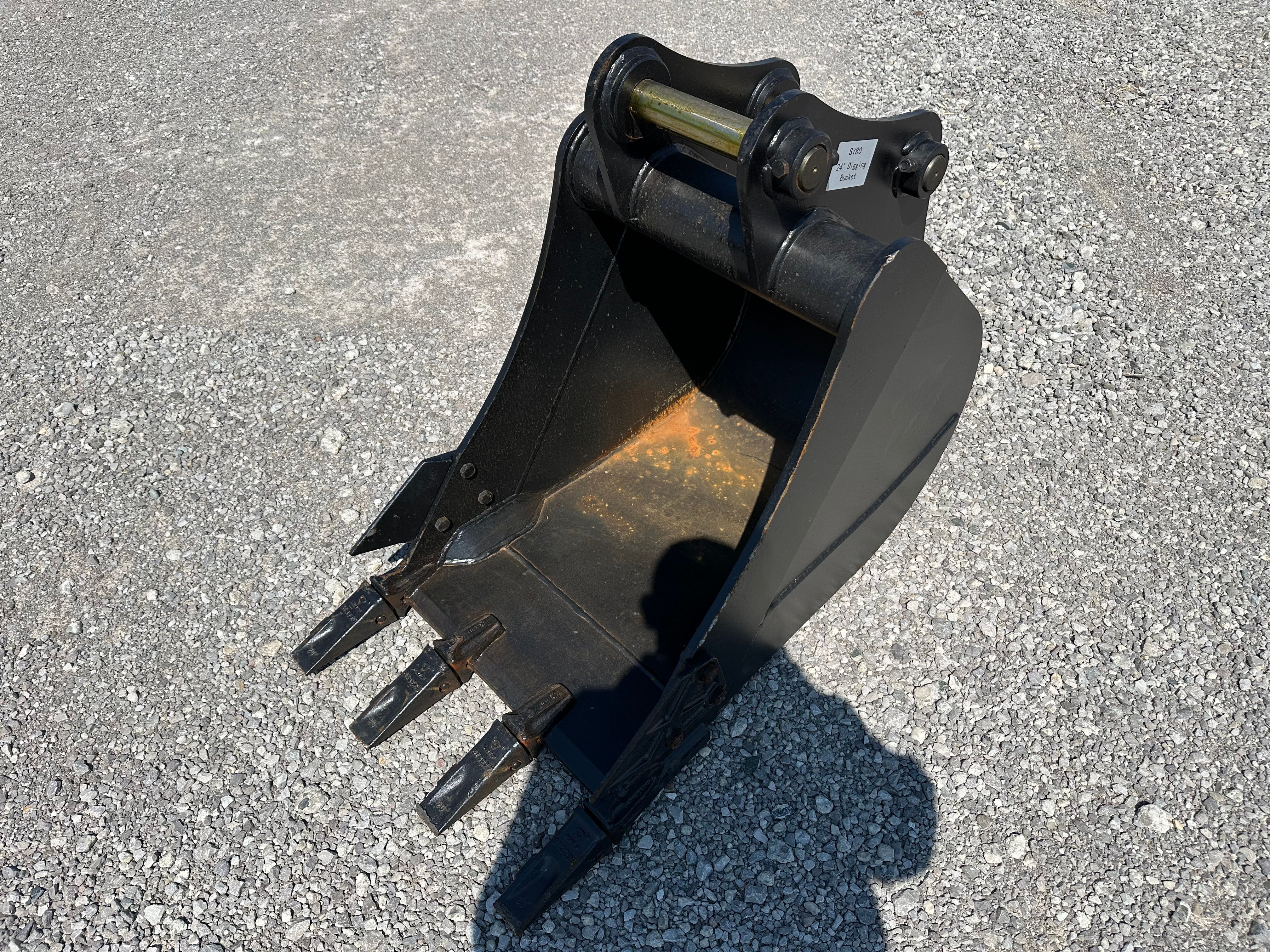 24" EXCAVATOR DIGGING BUCKET 50MM PIN Photo 2 Thumbnail