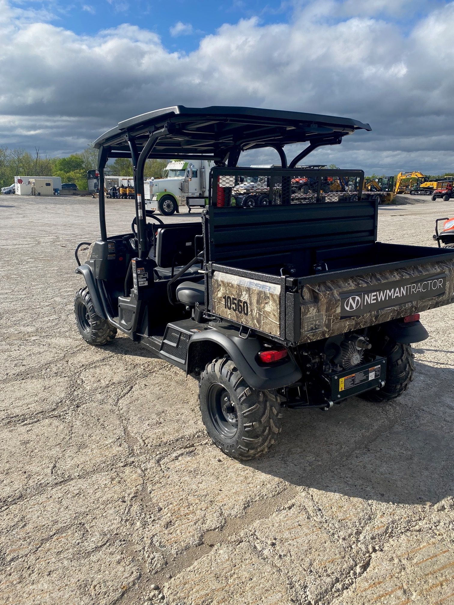 2023 KUBOTA RTV-X1140 Photo 3 Thumbnail