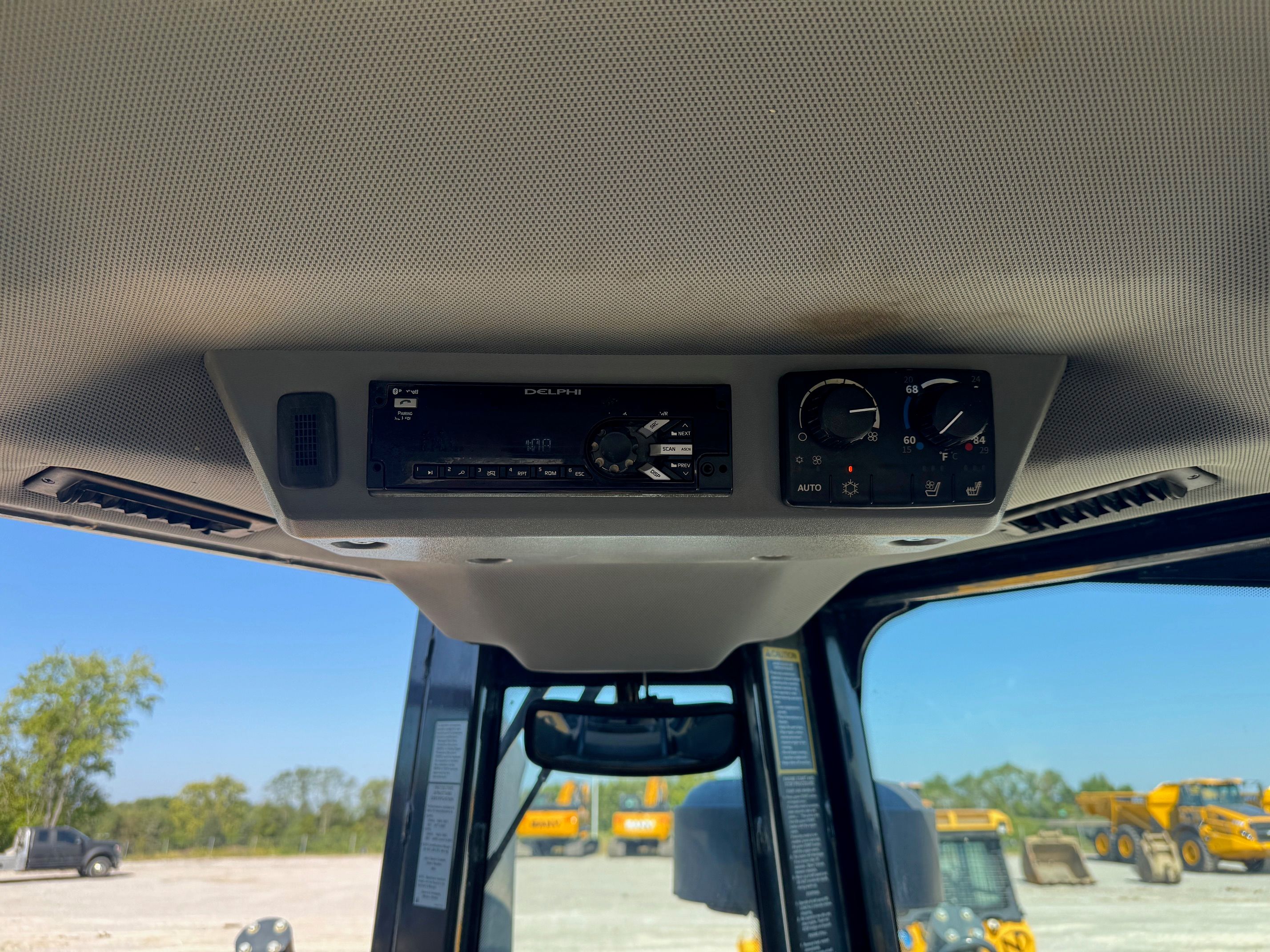 2022 JOHN DEERE 850L LGP Photo 13 Thumbnail