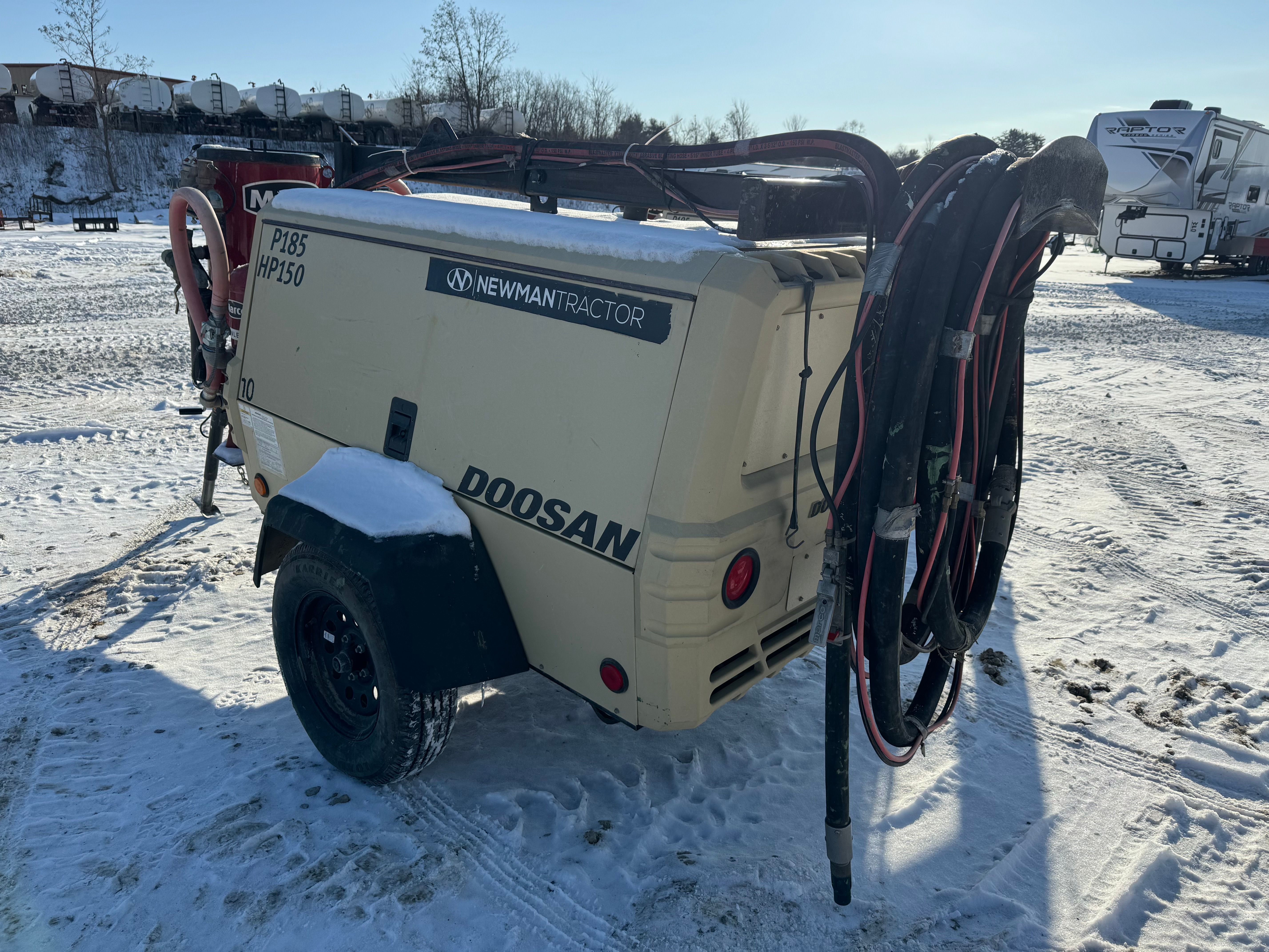 2023 DOOSAN P185 Photo 3 Thumbnail