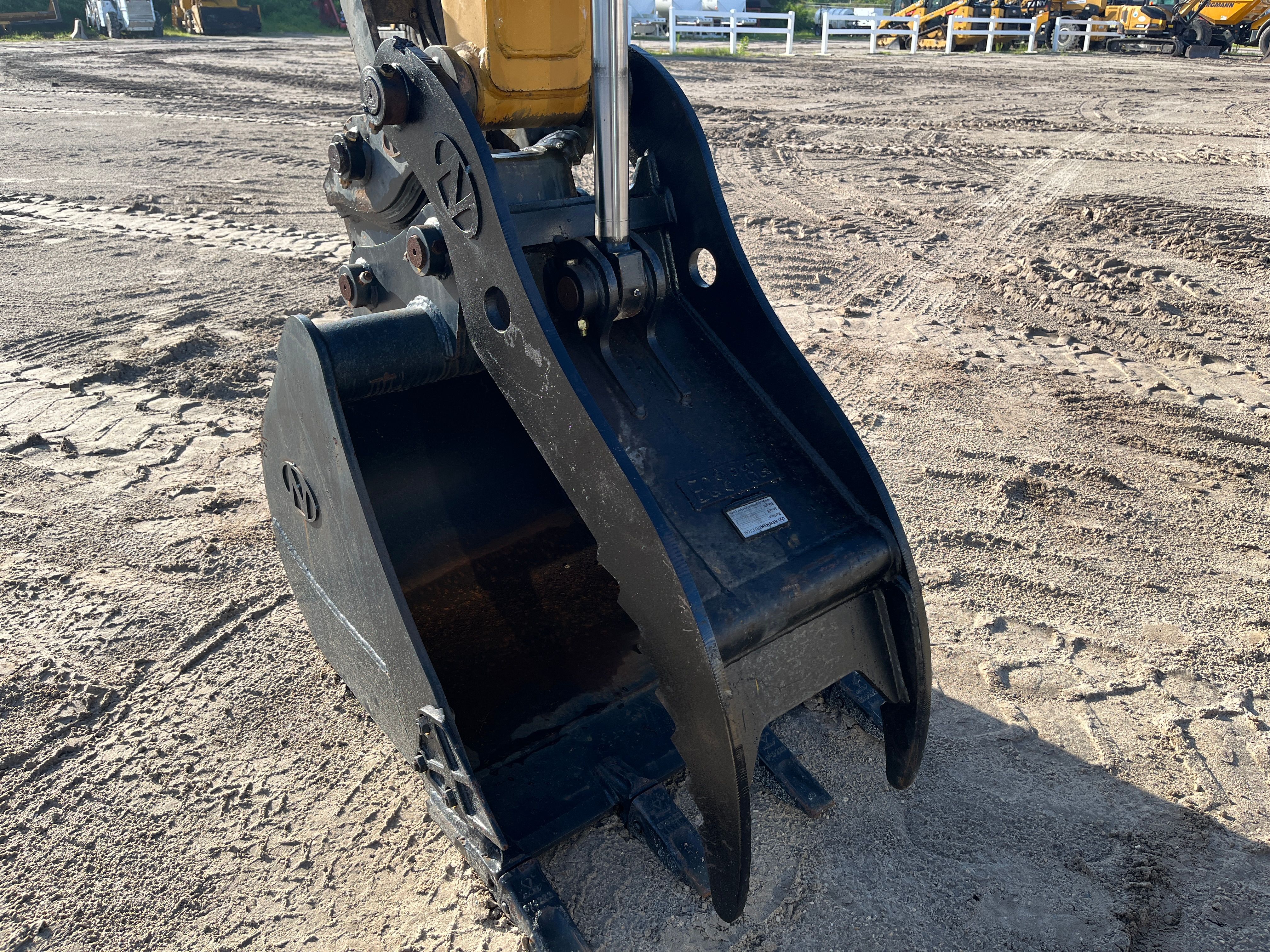 THUMB FOR SY80U (FOR USE W/ QUICK COUPLER) Photo 3 Thumbnail