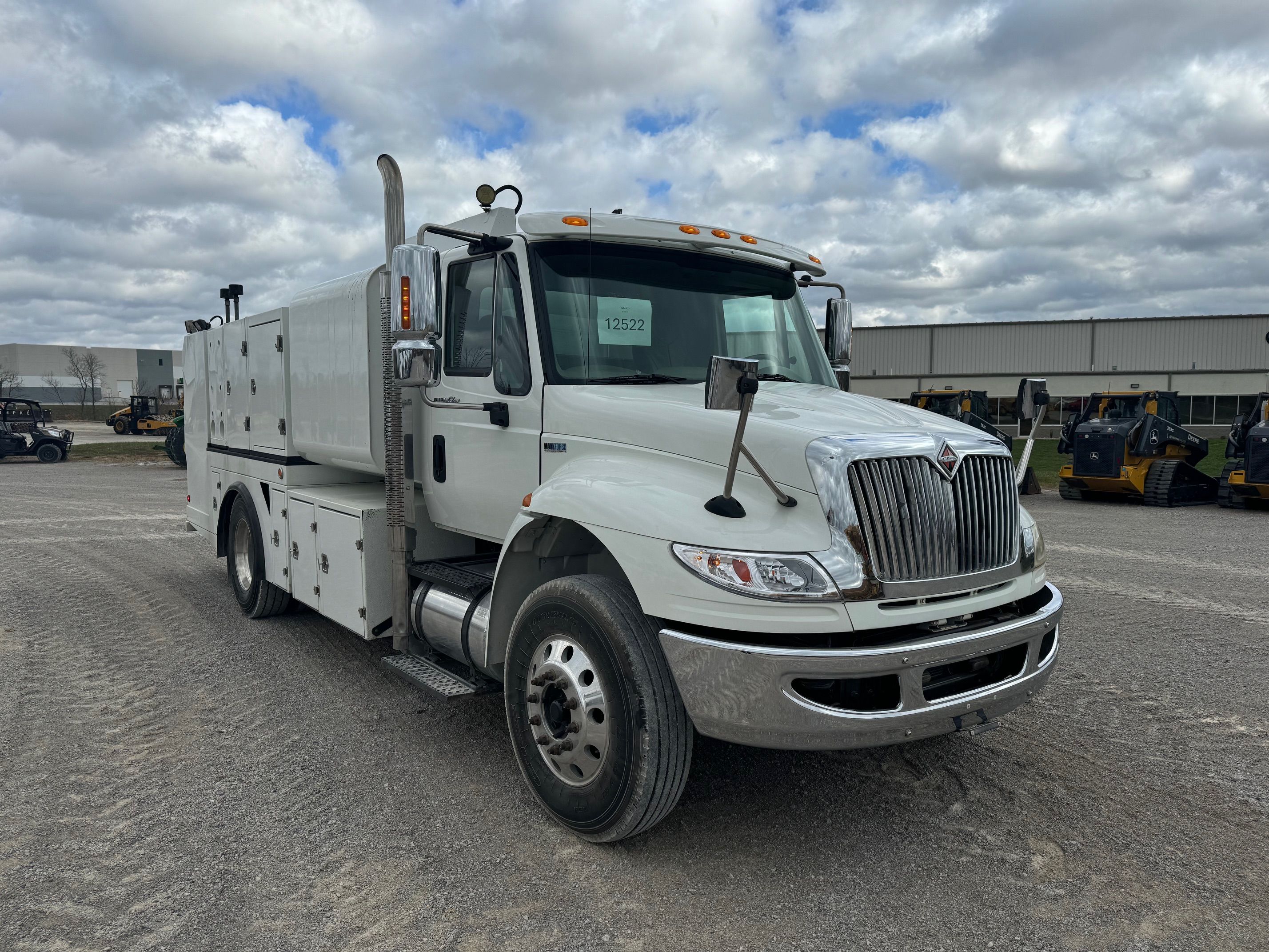 2015 INTERNATIONAL 4400 FUEL AND LUBE Photo 6 Thumbnail