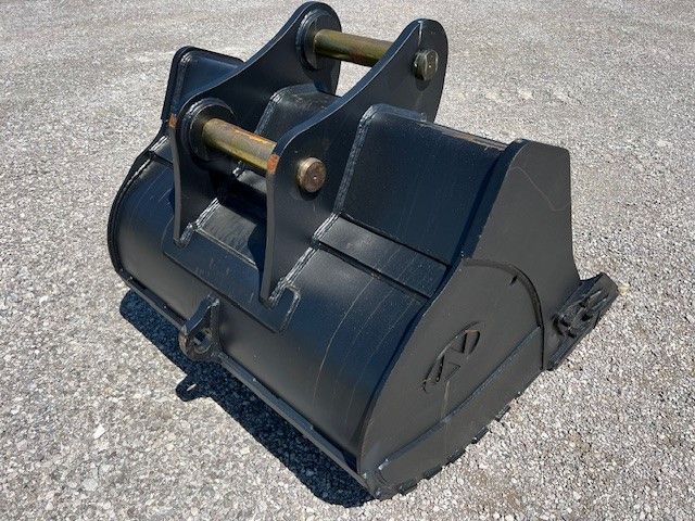 54" DIGGING BUCKET WITH 80MM PINS Photo 3 Thumbnail