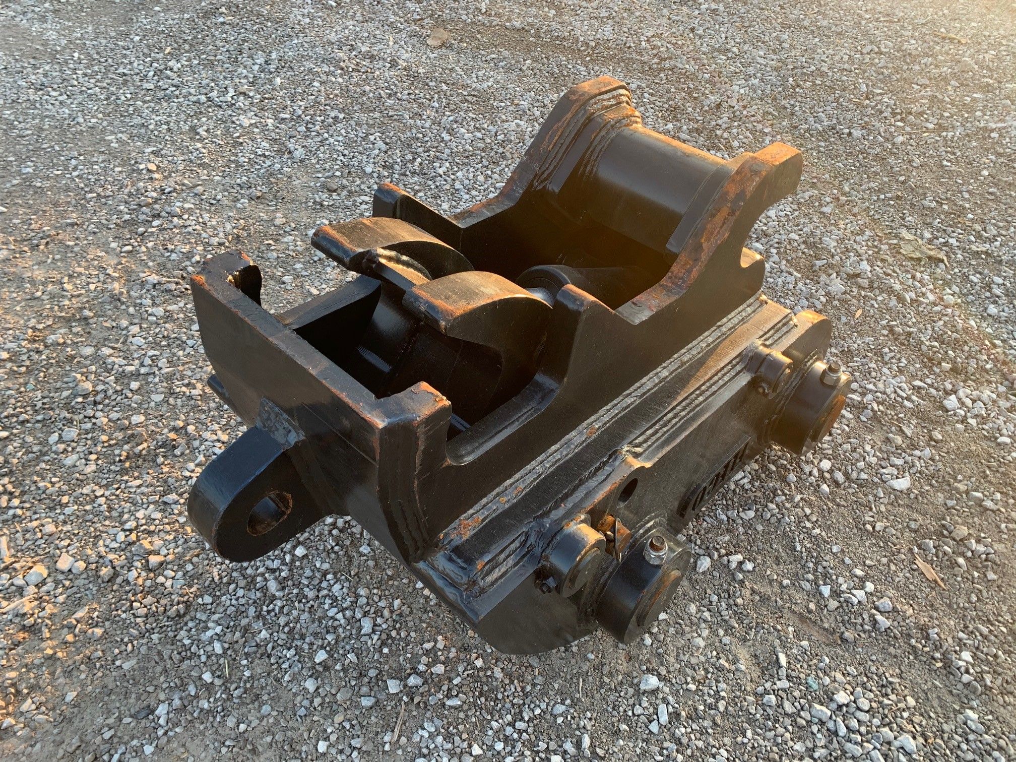 QUICK COUPLER, HYDRAULIC FOR SY265C Photo 3 Thumbnail