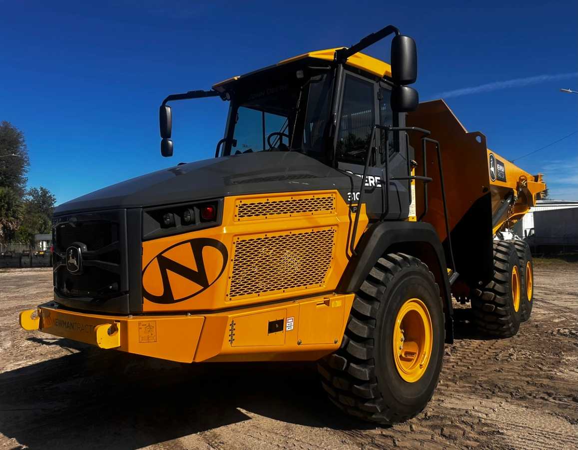 2024 JOHN DEERE 310P Photo 1