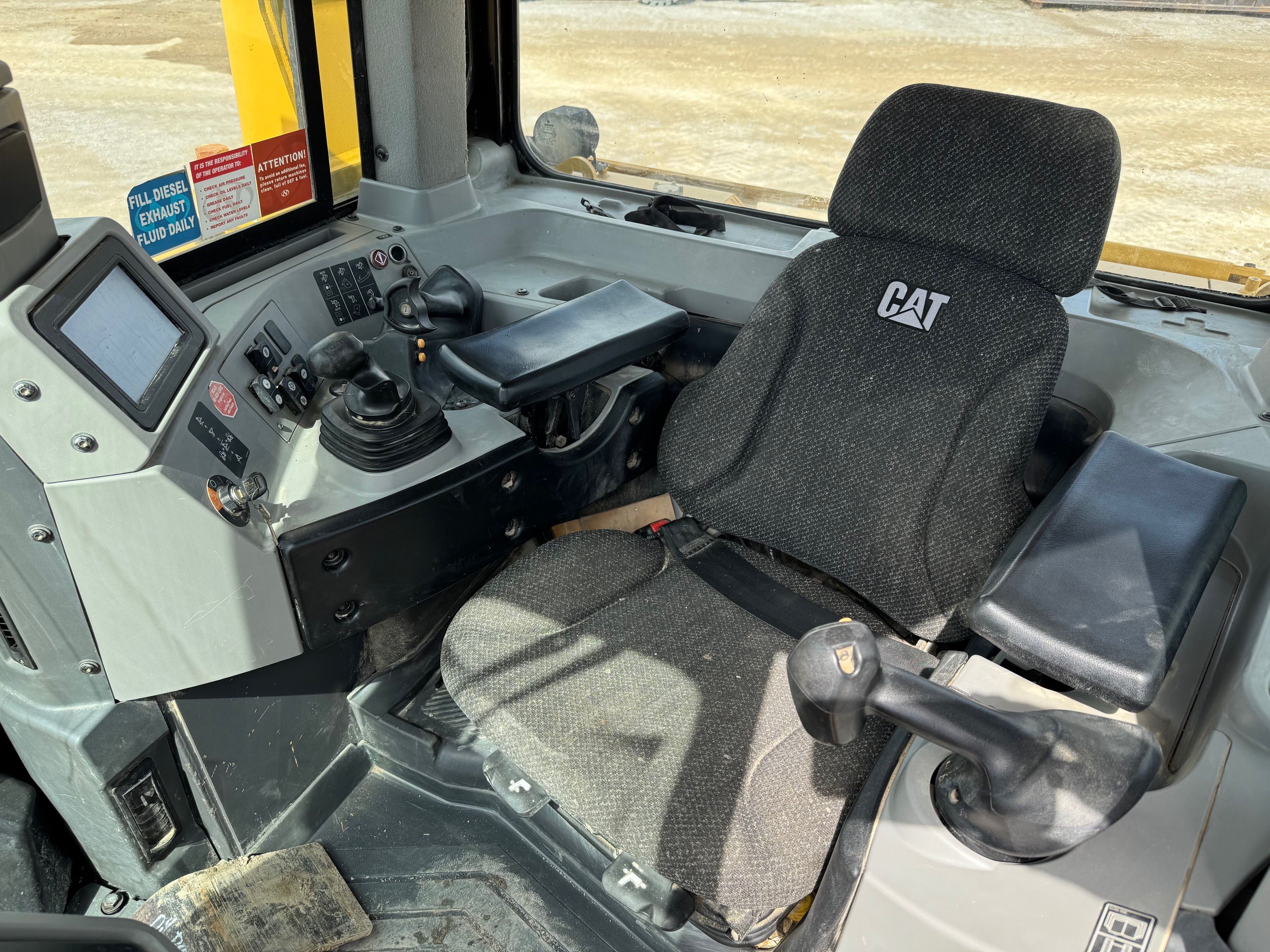 2017 CAT D8T Photo 11 Thumbnail