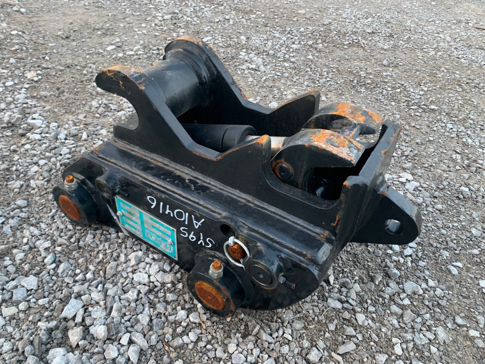 QUICK COUPLER, HYDRAULIC FOR SY95C Photo 3 Thumbnail