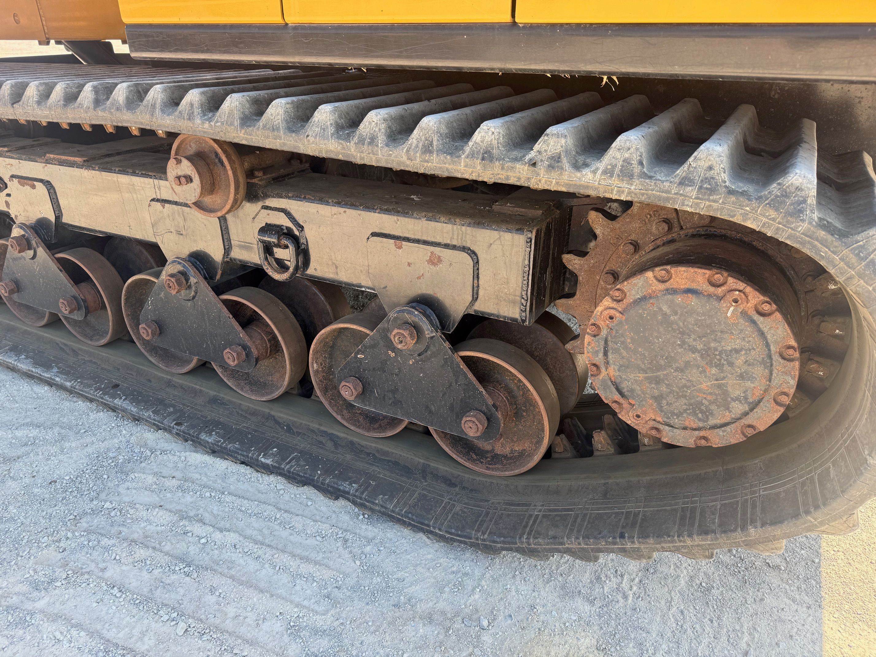 MOROOKA MST 1000VD CRAWLER CARRIER FLAT BED Photo 5 Thumbnail