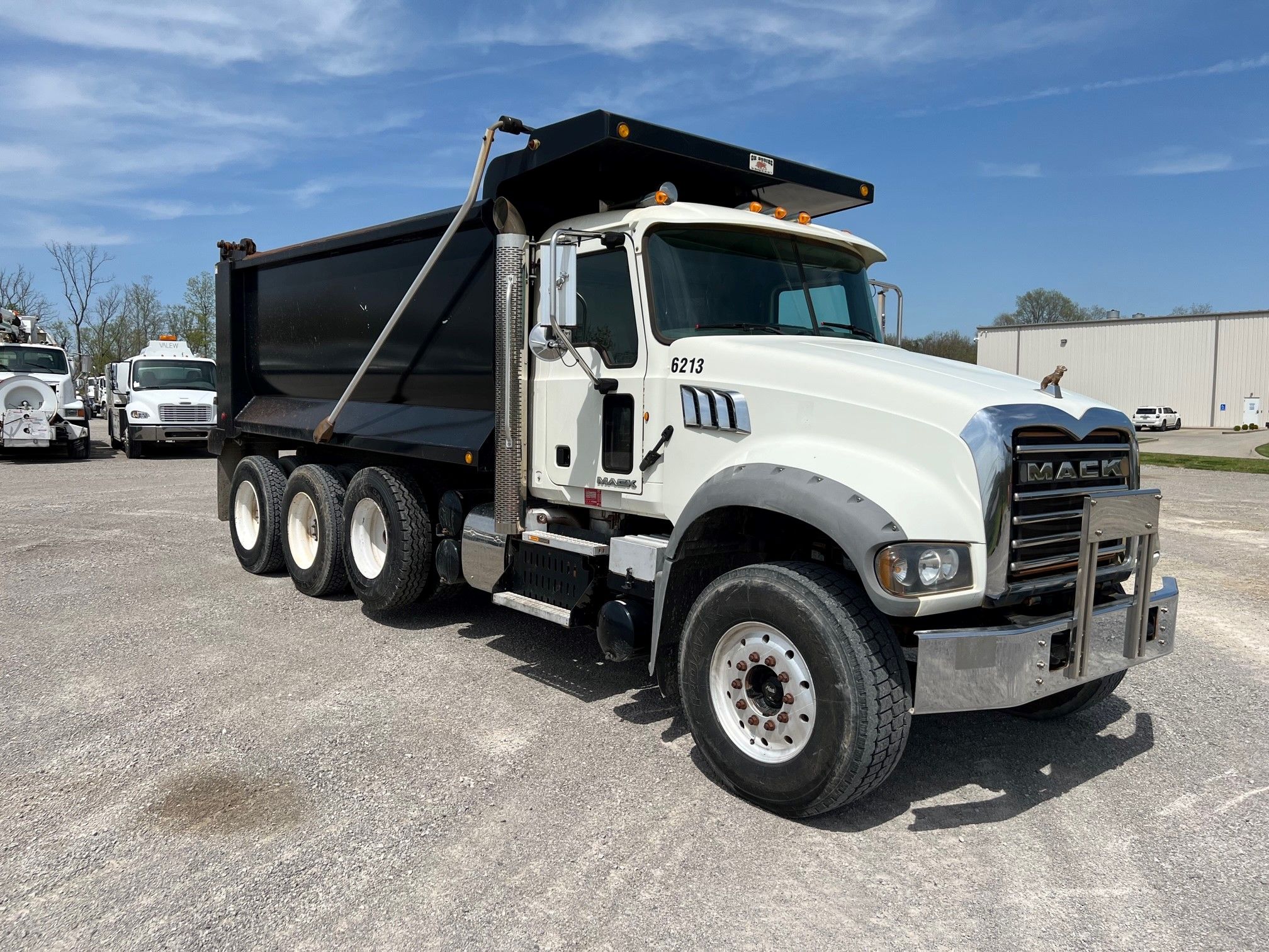 2015 MACK GU713 Photo 6 Thumbnail