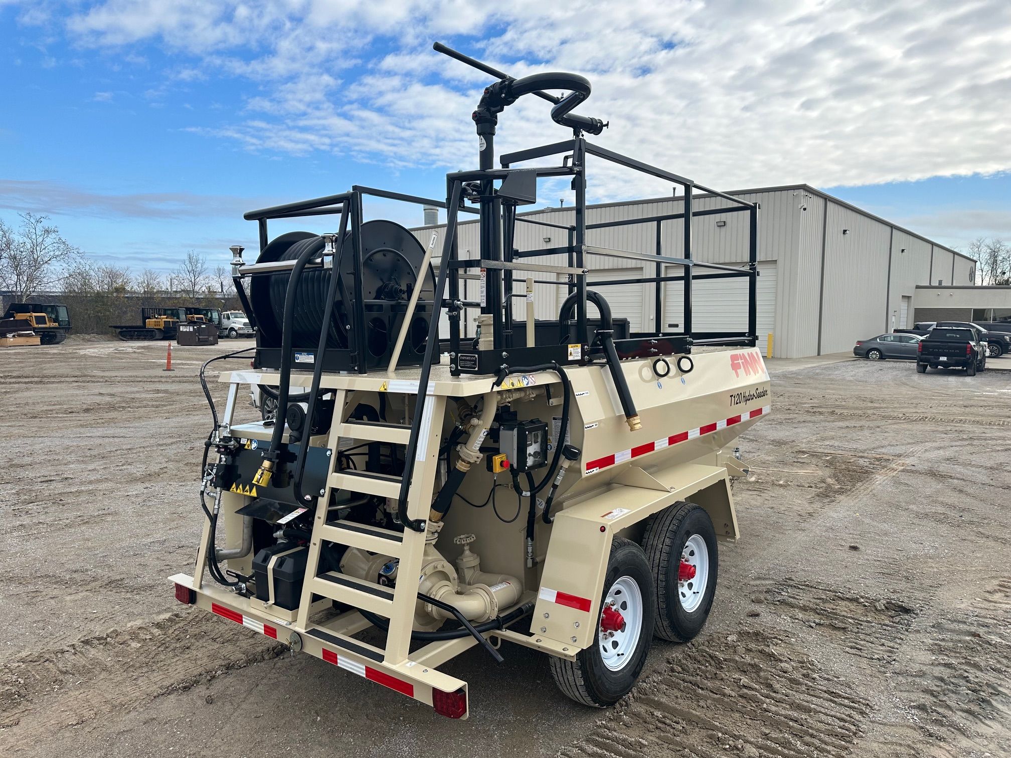 FINN T120T TRAILER MOUNTED HYDRO SEEDER Photo 4 Thumbnail