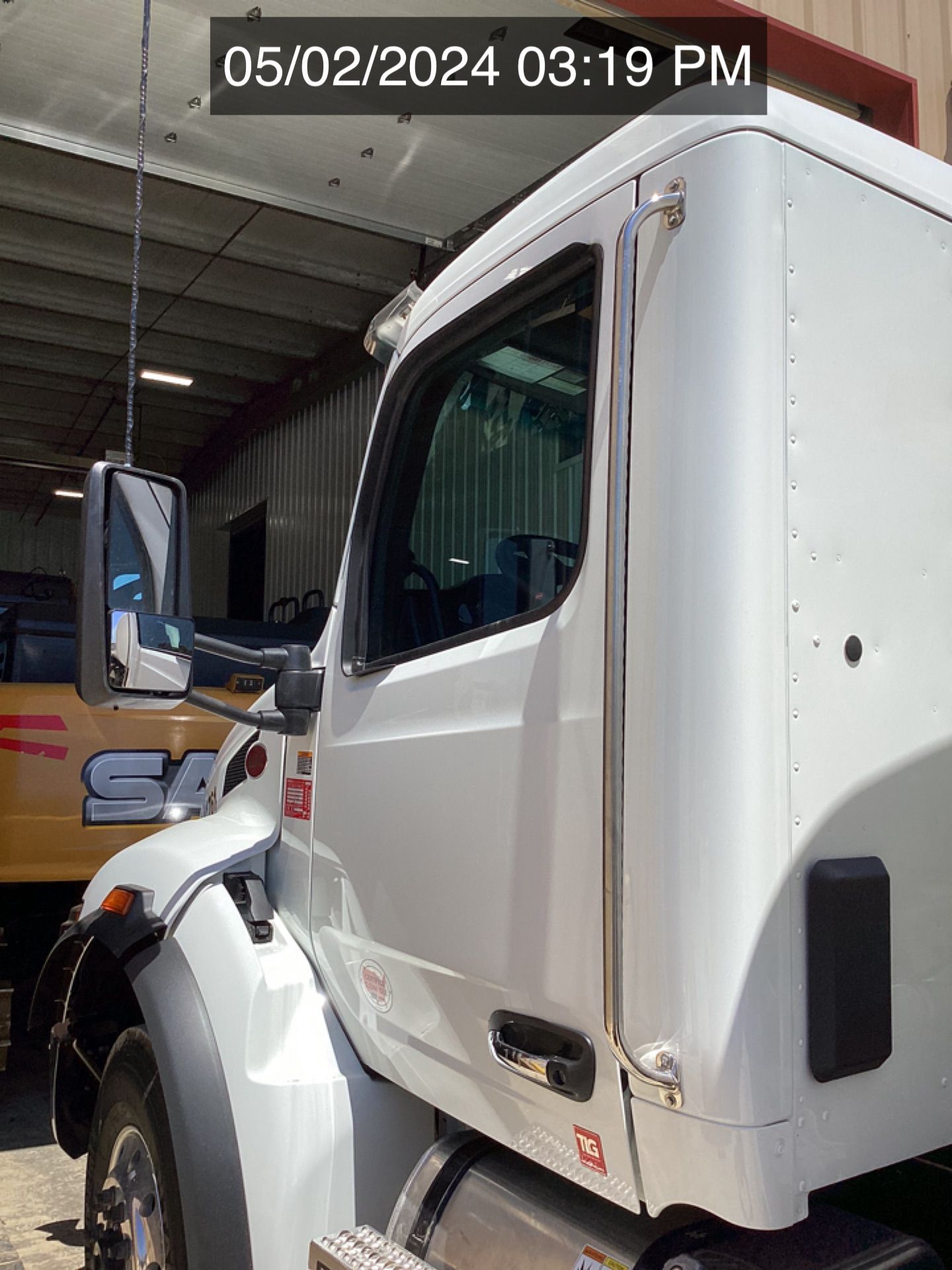 2025 PETERBILT 548 WATER Photo 4 Thumbnail