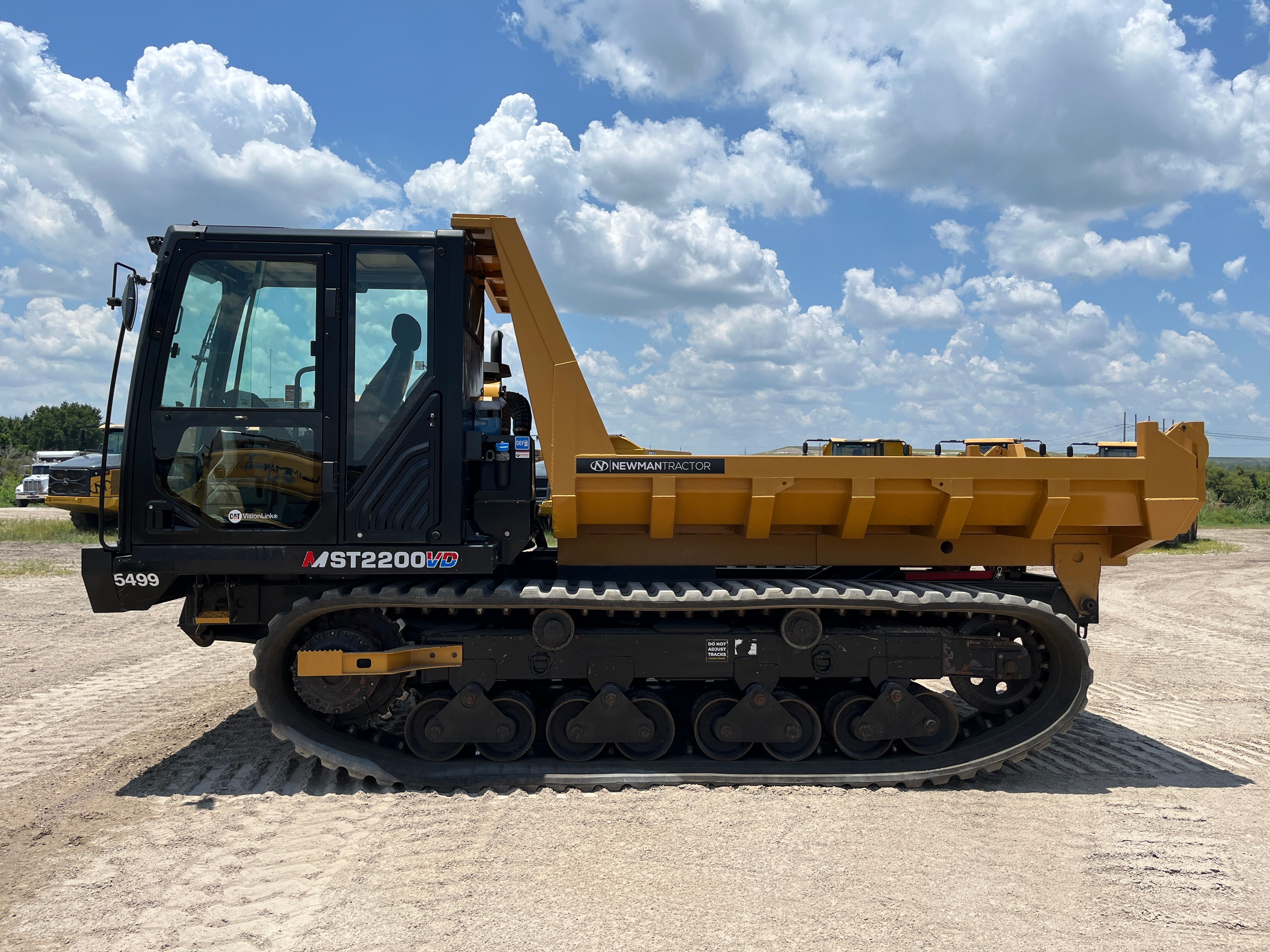 2022 MOROOKA MST 2200VD Photo 2 Thumbnail