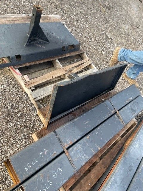SKID STEER TRAILER HITCH ATTACHMENT Photo 4 Thumbnail