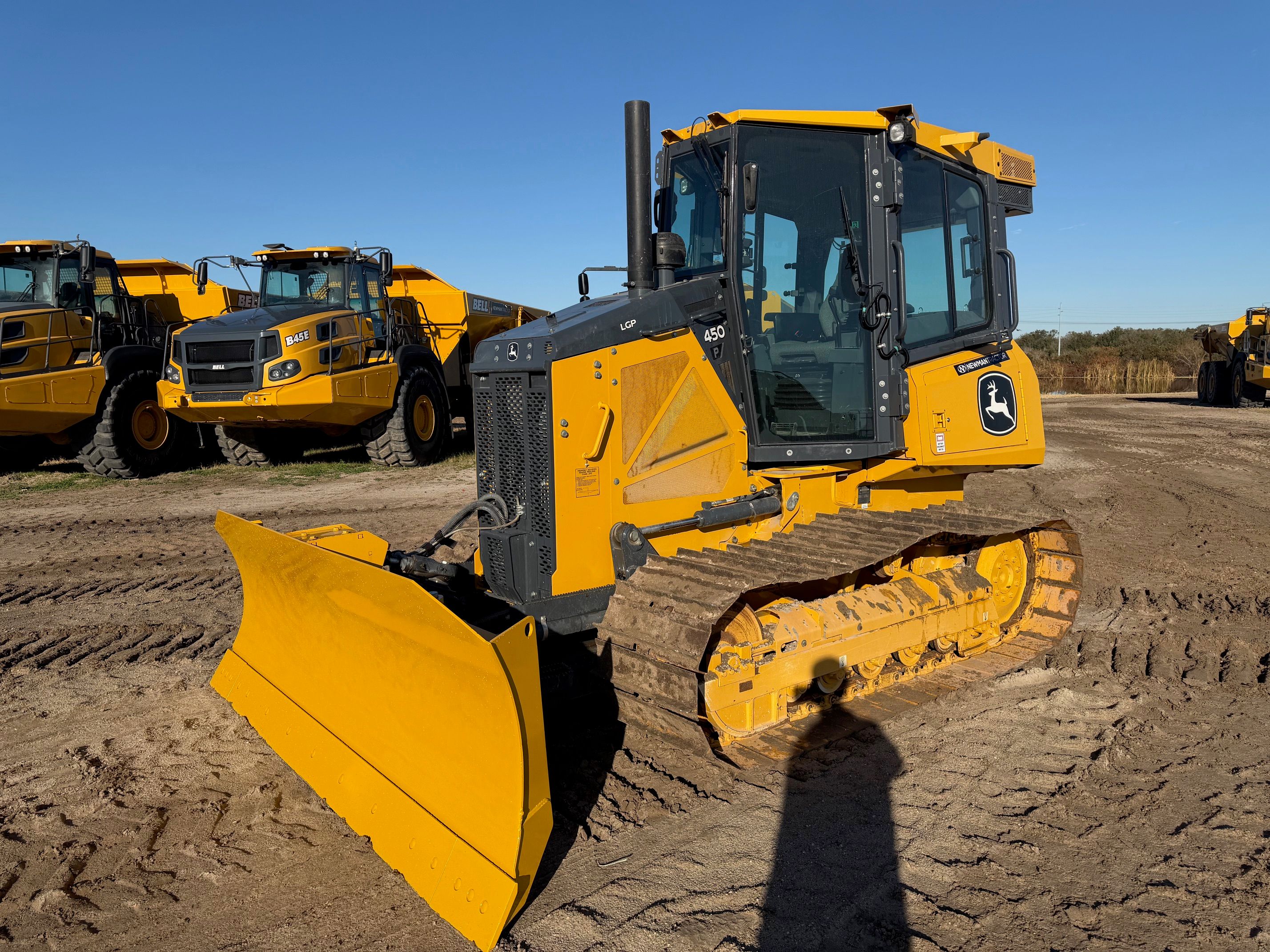 2023 JOHN DEERE 450P LGP Photo 1 Thumbnail