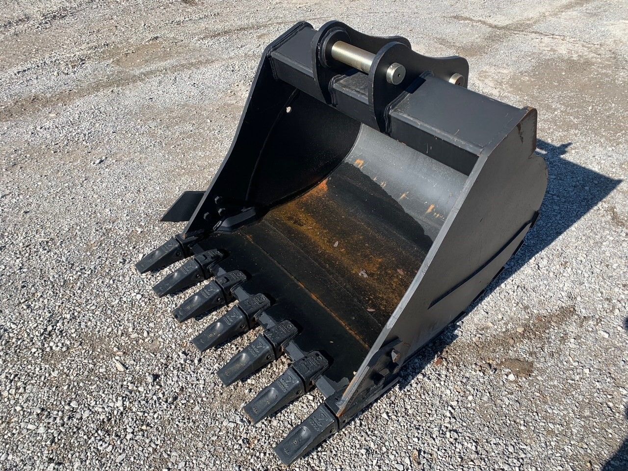 48" BUCKET FOR SY135C Photo 4 Thumbnail