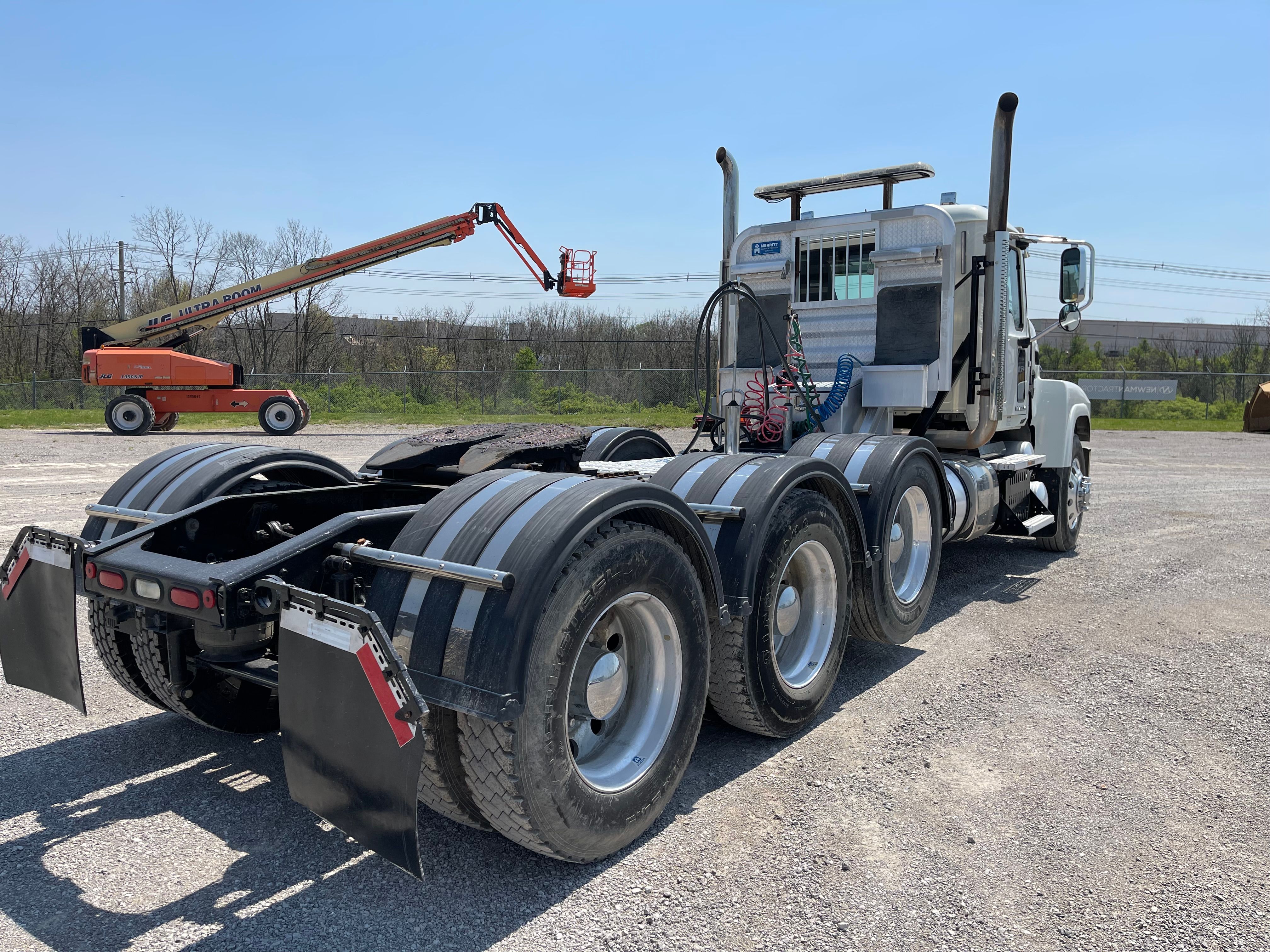 2016 MACK CHU613 Photo 4 Thumbnail