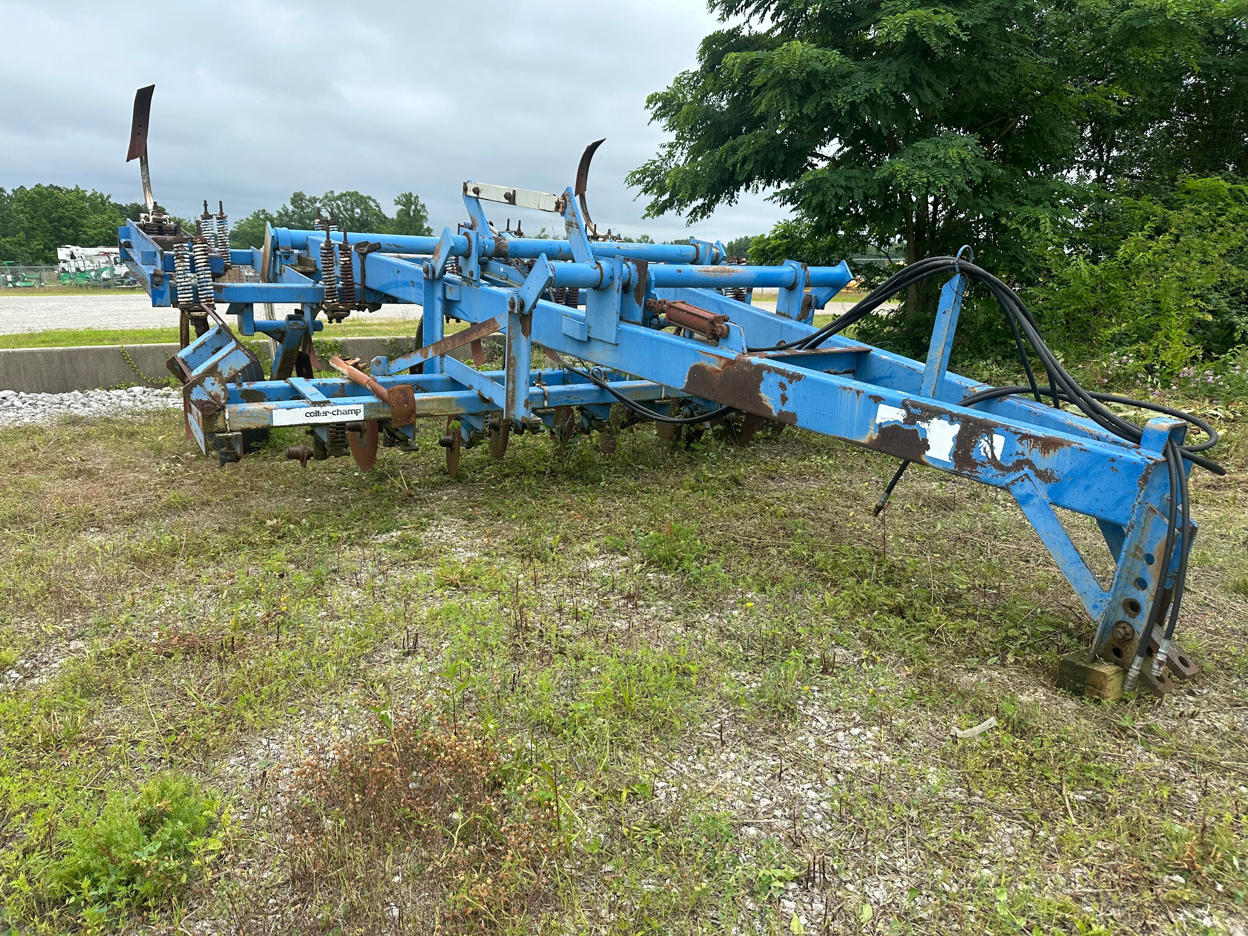 COULTER CHAMP 15' CHISEL PLOW Photo 3 Thumbnail
