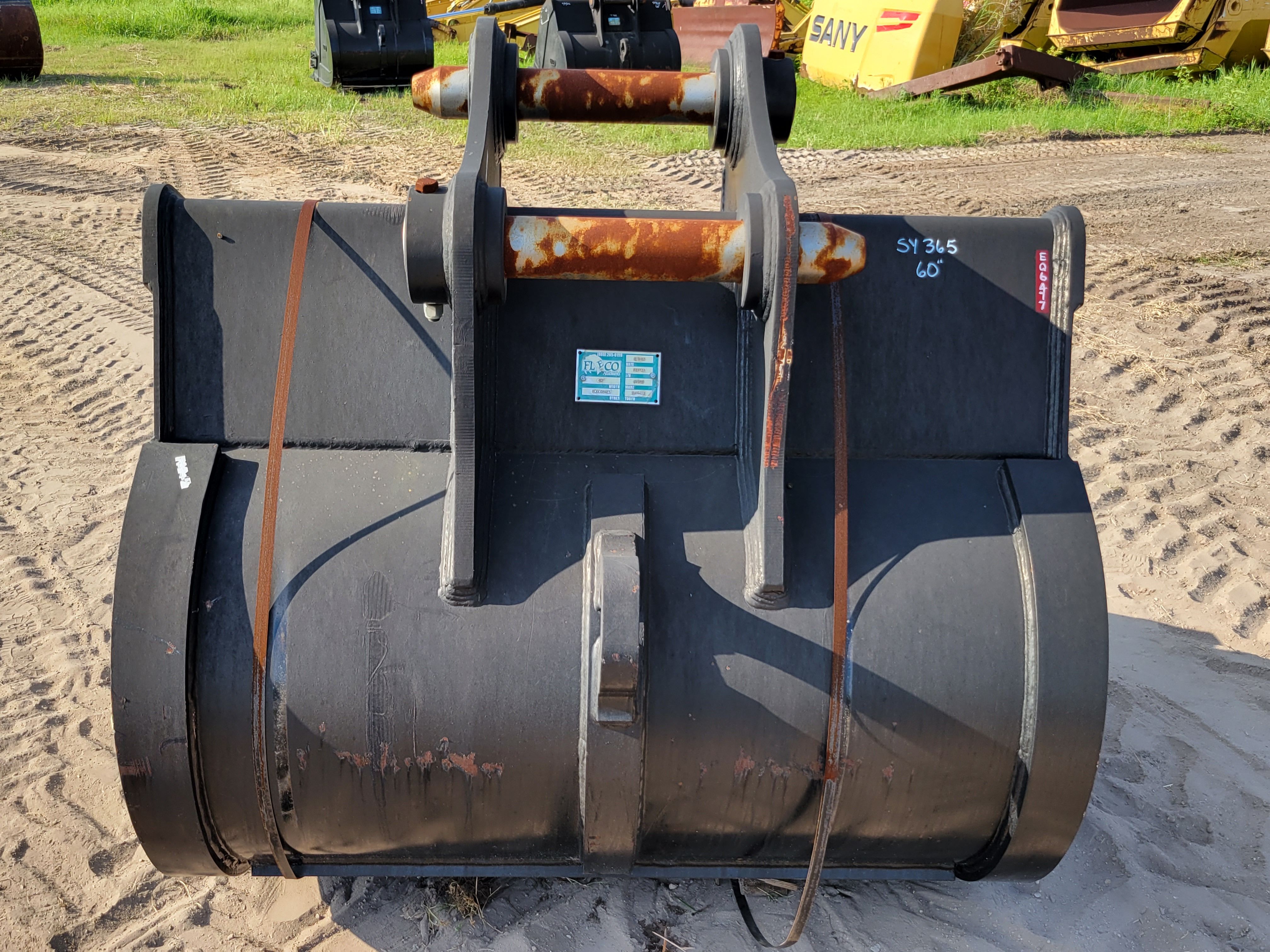 60" BUCKET FOR SY365C Photo 3 Thumbnail