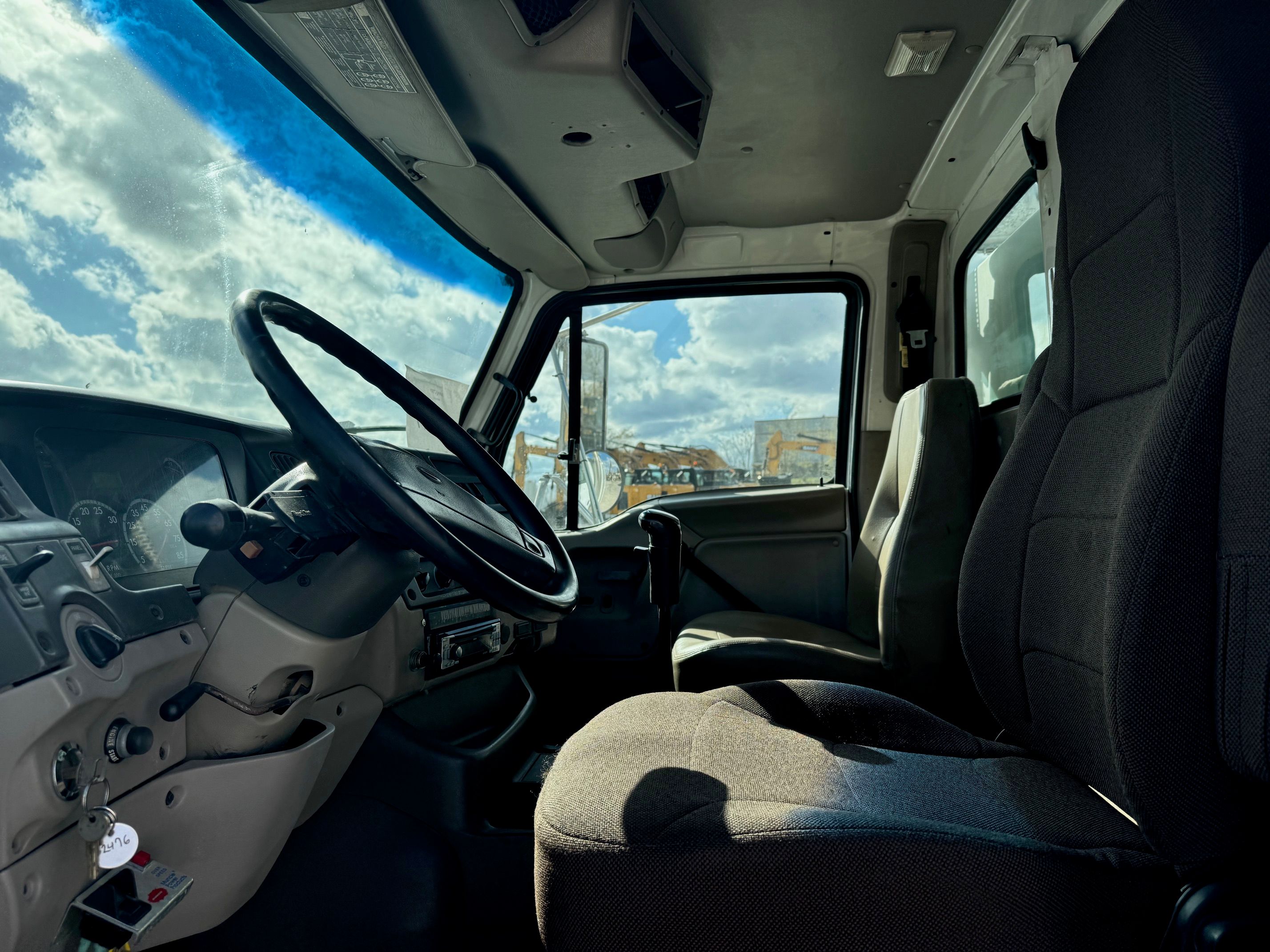 2005 STERLING L7501 Photo 13 Thumbnail