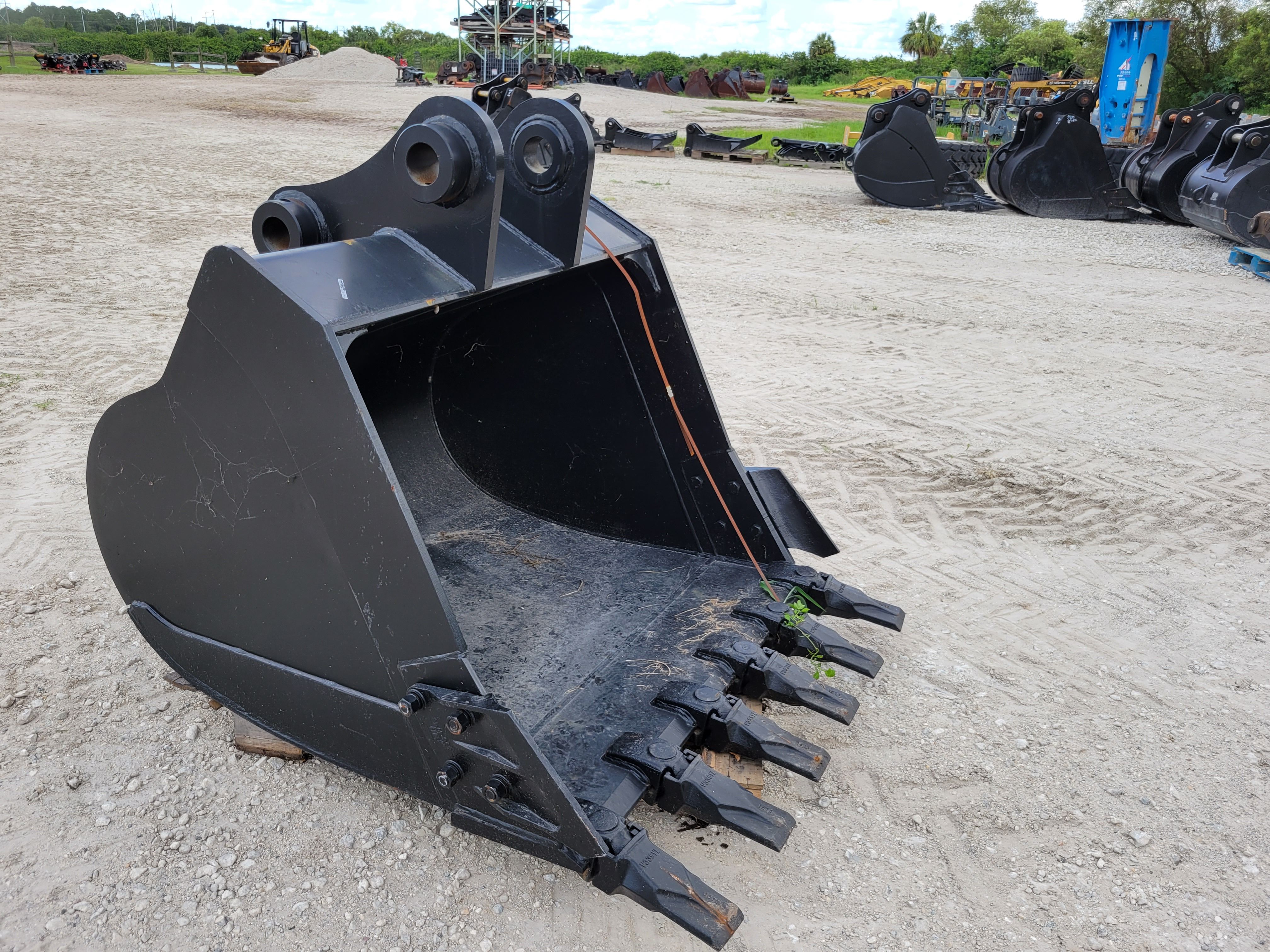 54" BUCKET FOR SY215C Photo 2 Thumbnail