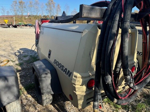 2023 DOOSAN P185 Photo 4 Thumbnail