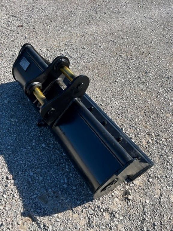 42" EXCAVATOR DITCH CLEANING BUCKET 40MM PIN Newman Tractor