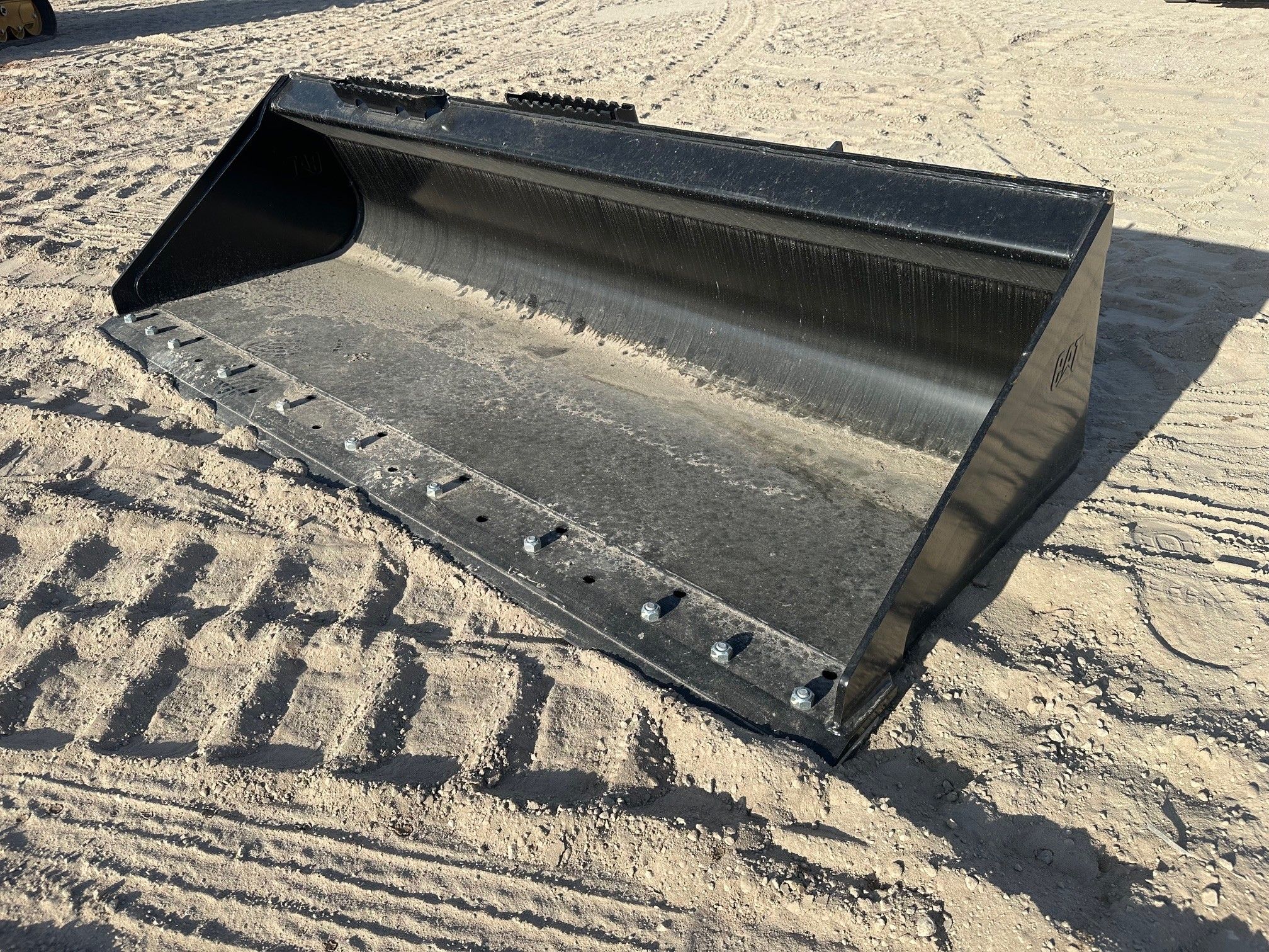 CAT 299D3 80" Skid Steer Bucket Photo 1 Thumbnail