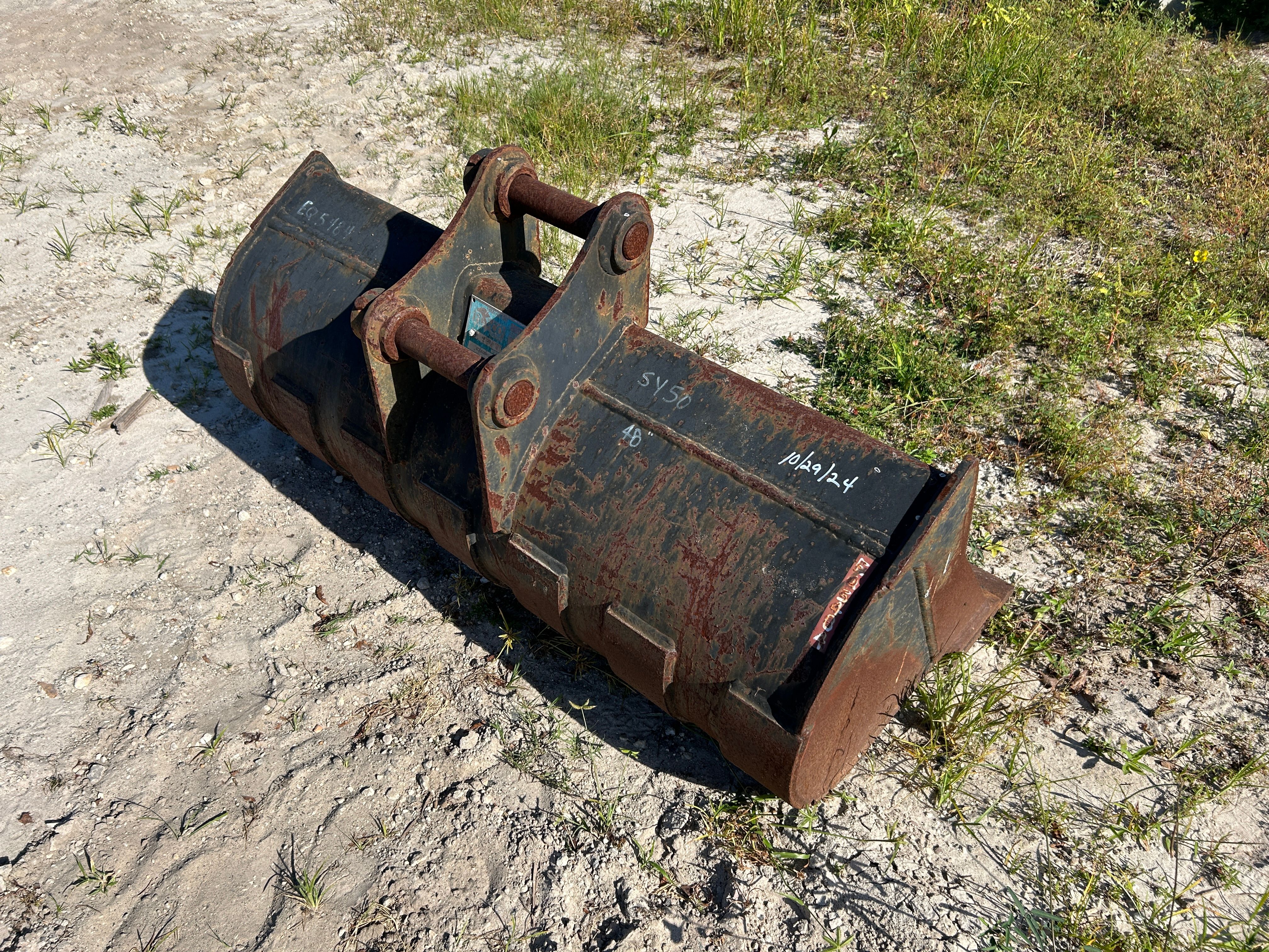 48" DITCH CLEANING BUCKET FOR SY50U Photo 2 Thumbnail