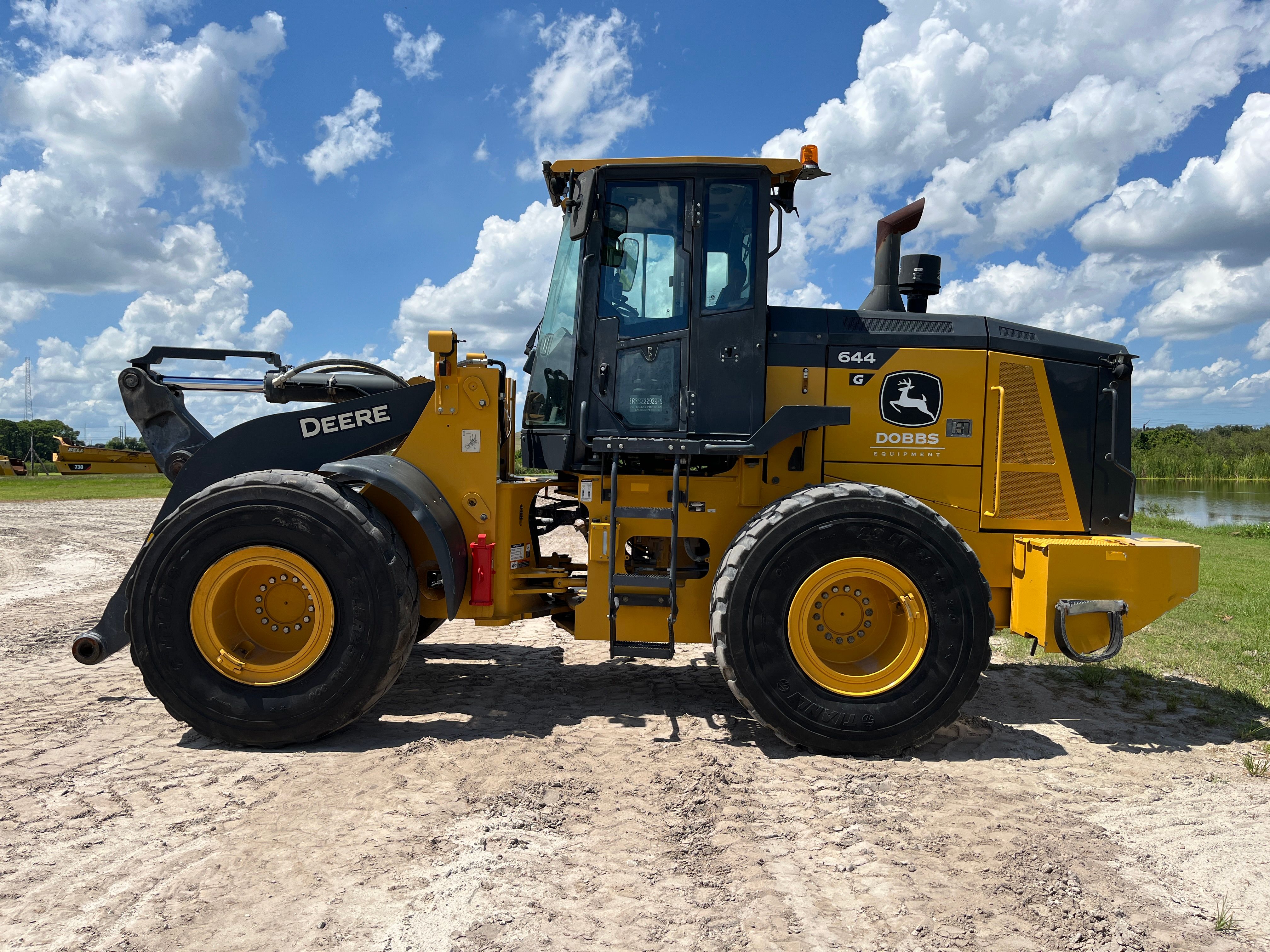  JOHN DEERE 644G Photo 2 Thumbnail