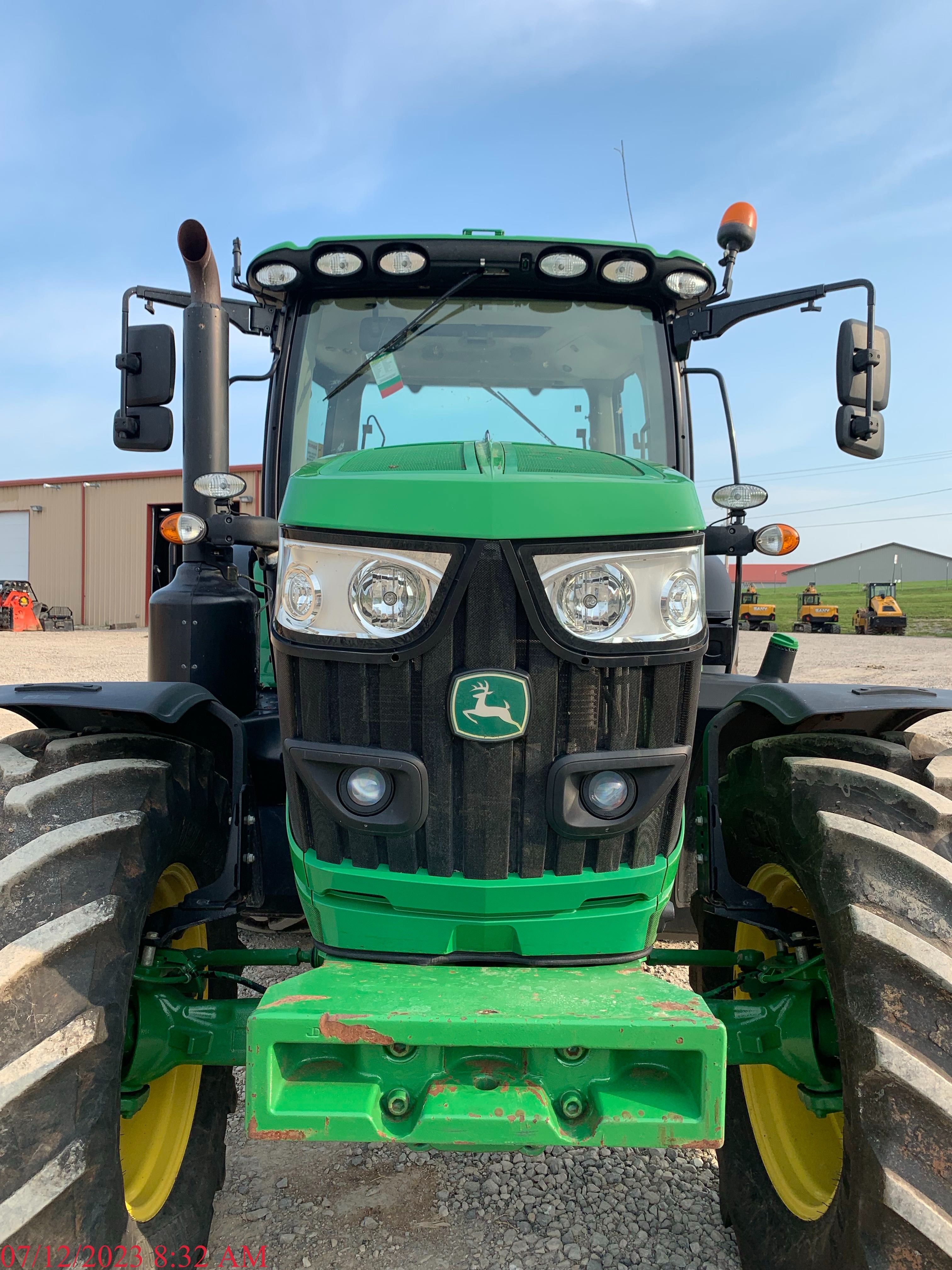 2019 JOHN DEERE 6155R Photo 2 Thumbnail