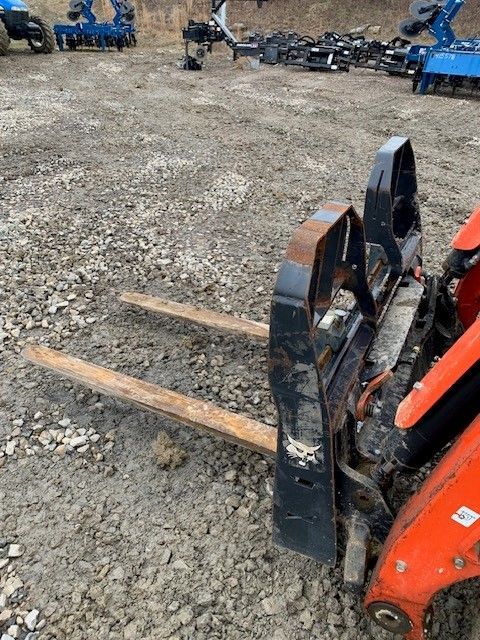 48" SKID STEER FORKS Photo 1 Thumbnail
