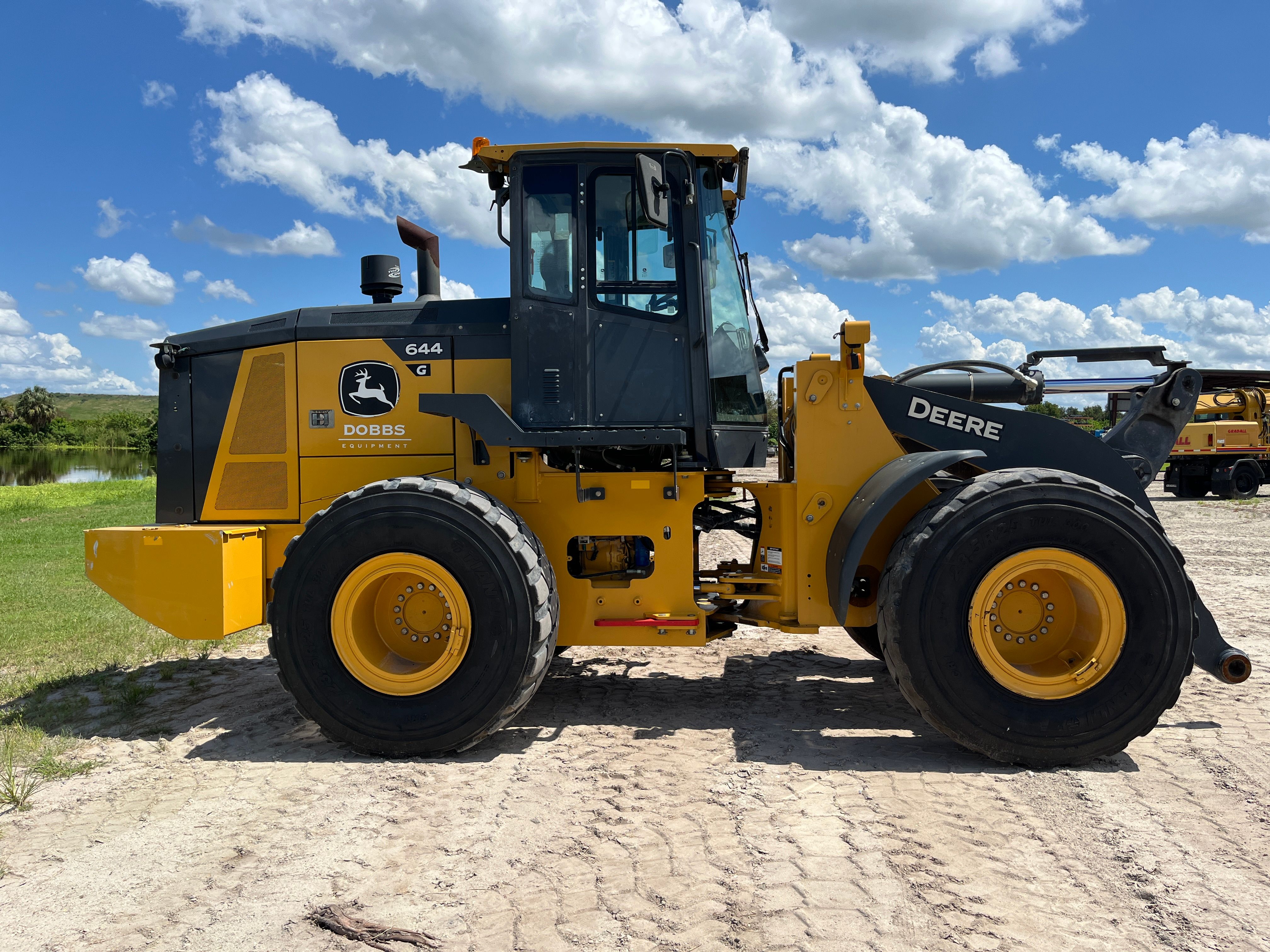  JOHN DEERE 644G Photo 5 Thumbnail