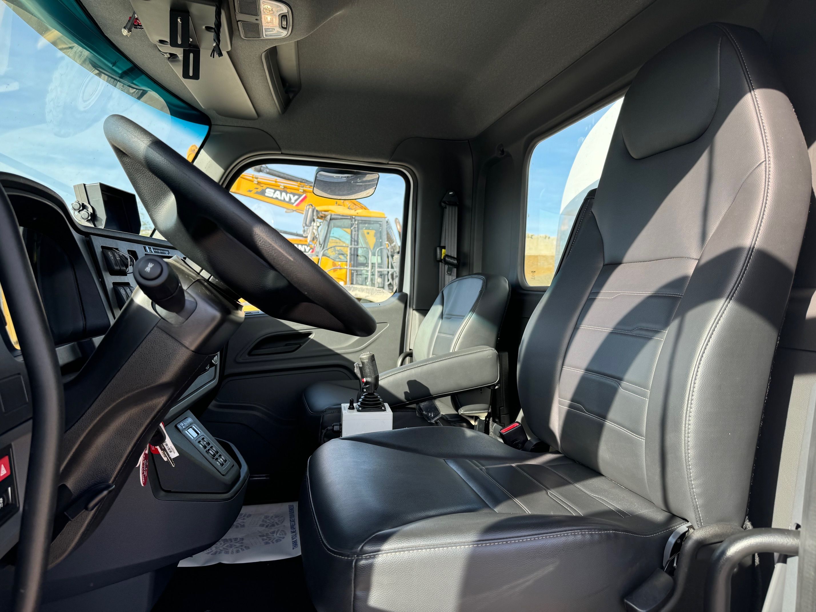 2025 PETERBILT 548 WATER Photo 5 Thumbnail