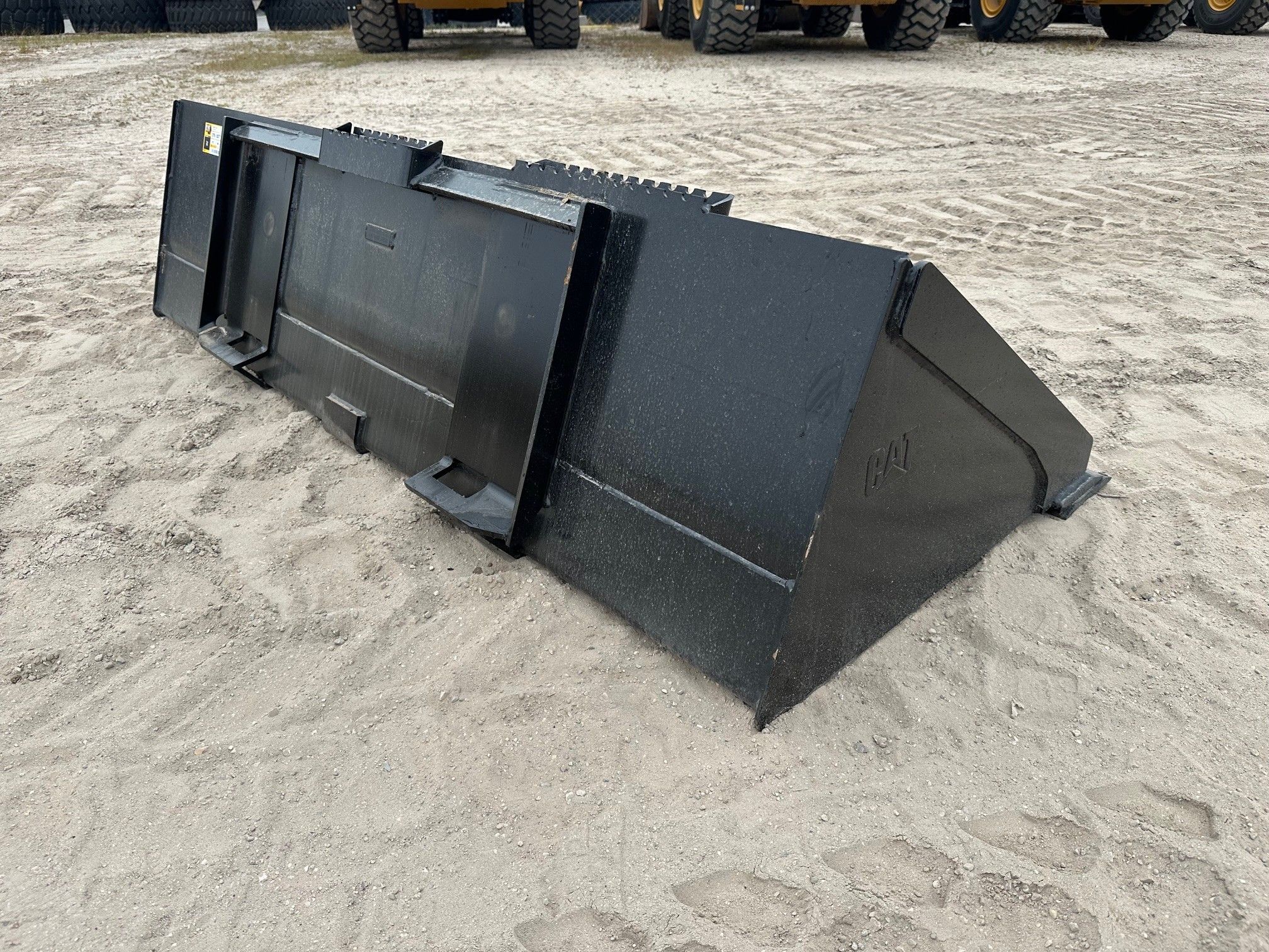 CAT 299D3 80" Skid Steer Bucket Photo 3 Thumbnail